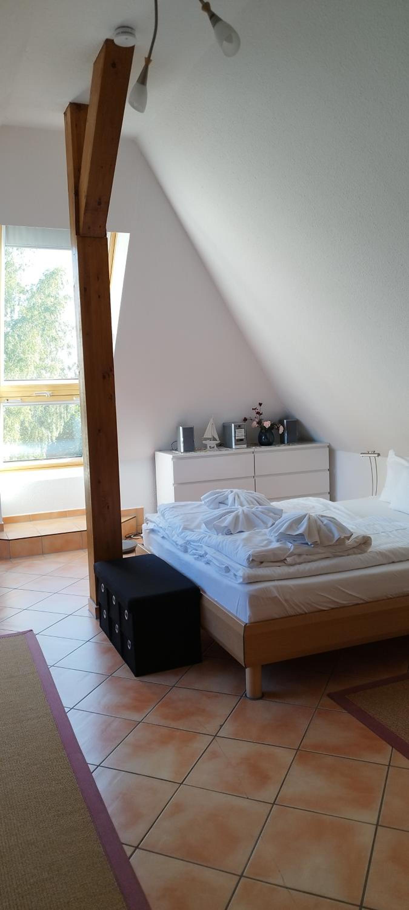 Traumblick und Komfort - lichtdurchflutete 85 qm Wohnung nahe Südstrand Göhren inklusive Schwimmbad und Sauna im AHOI Sellin