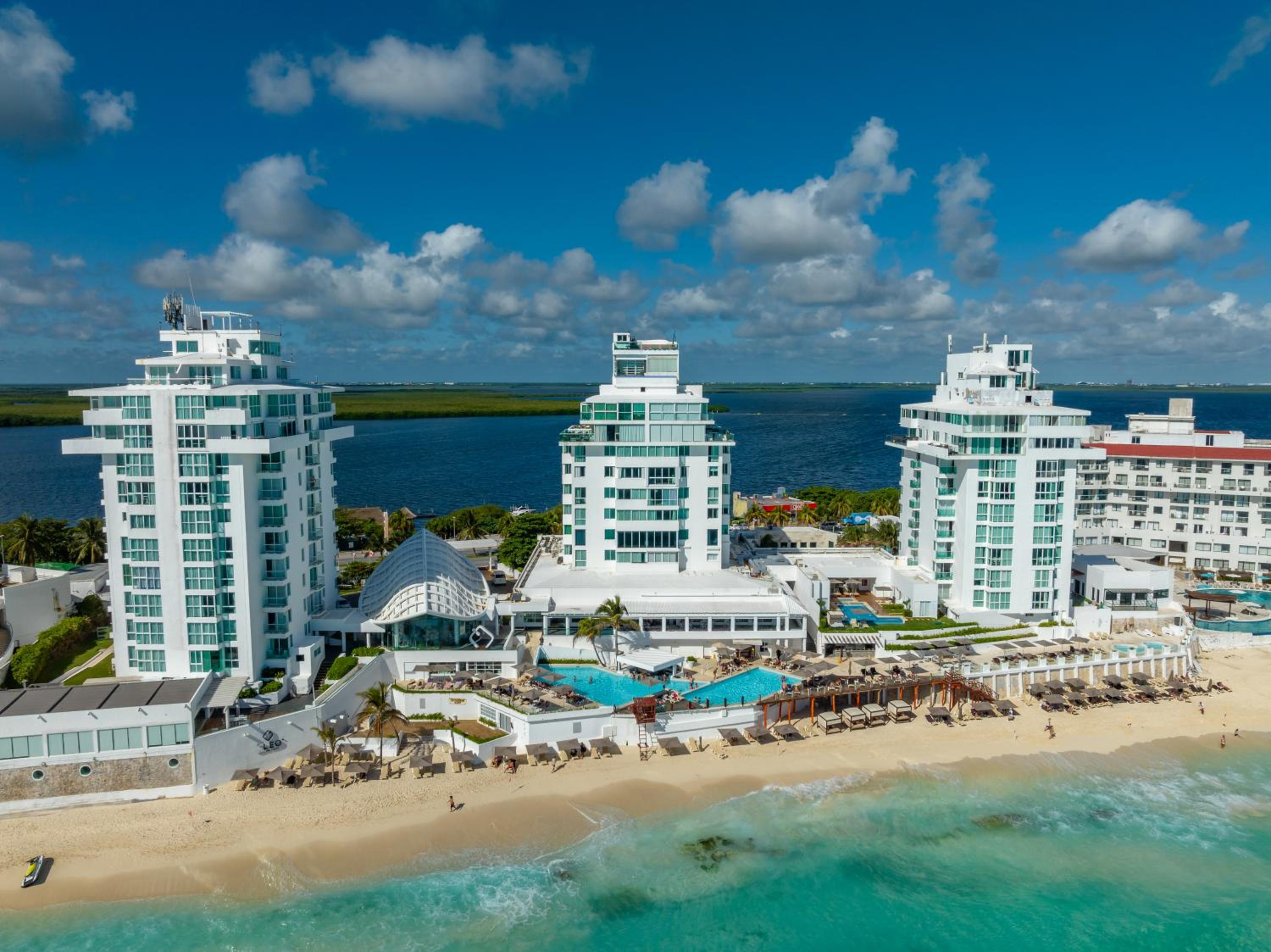 Beachfront Ocean View-boutique apartment •Gym •Spa