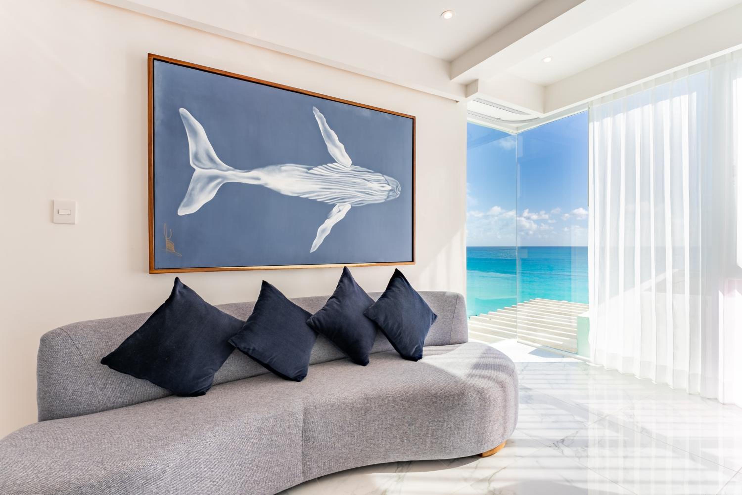 Beachfront Ocean View-boutique apartment •Gym •Spa