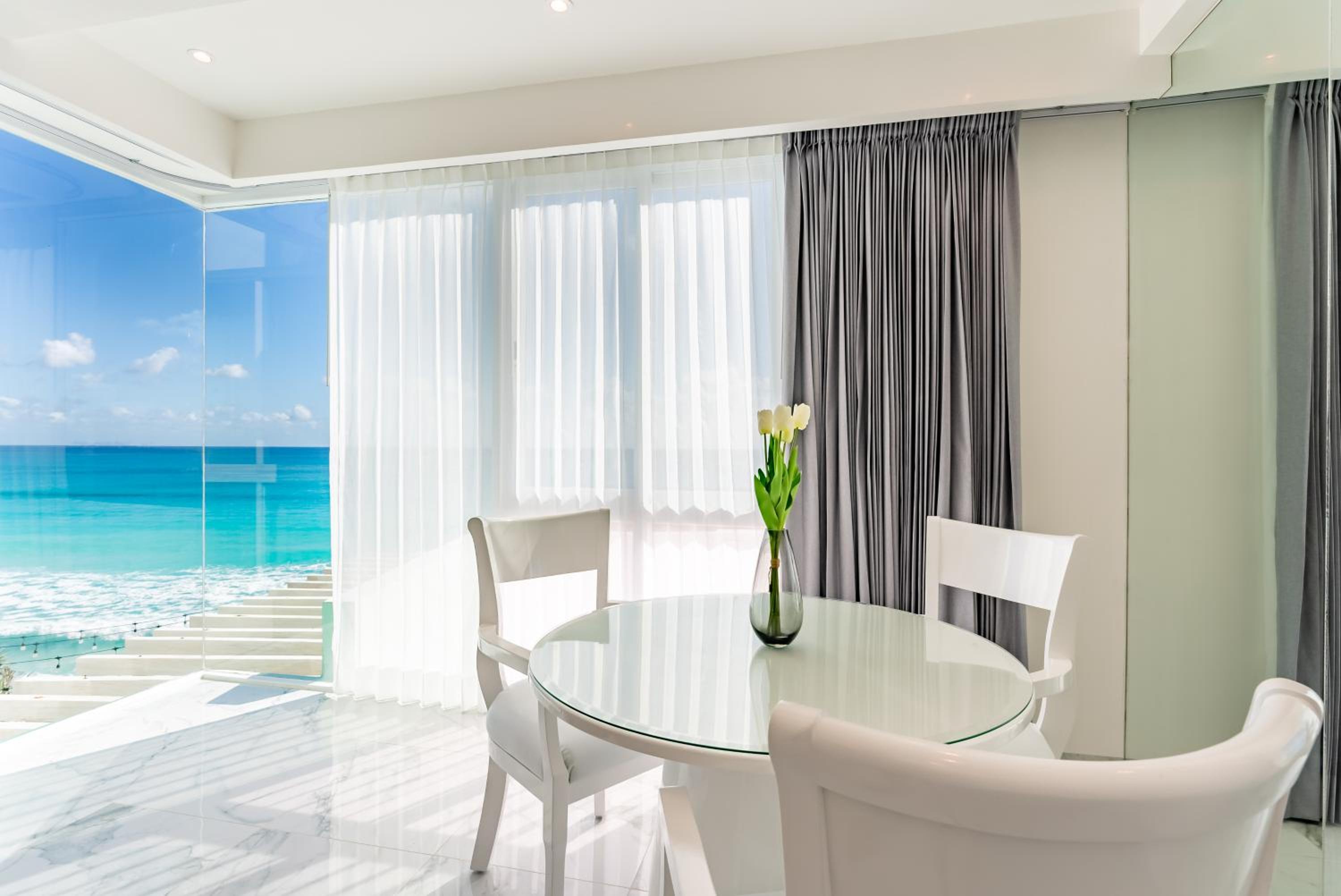 Beachfront Ocean View-boutique apartment •Gym •Spa