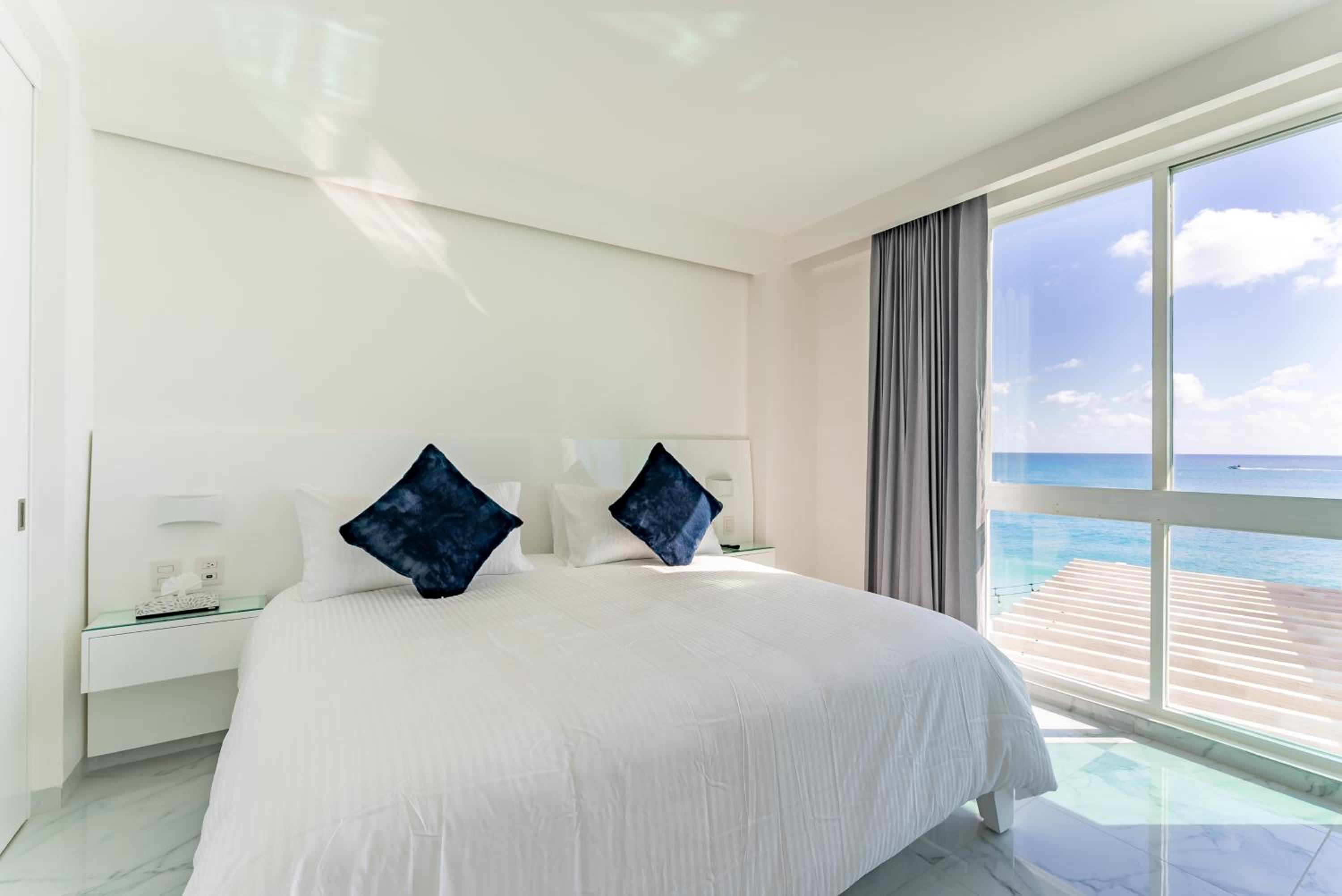 Beachfront Ocean View-boutique apartment •Gym •Spa