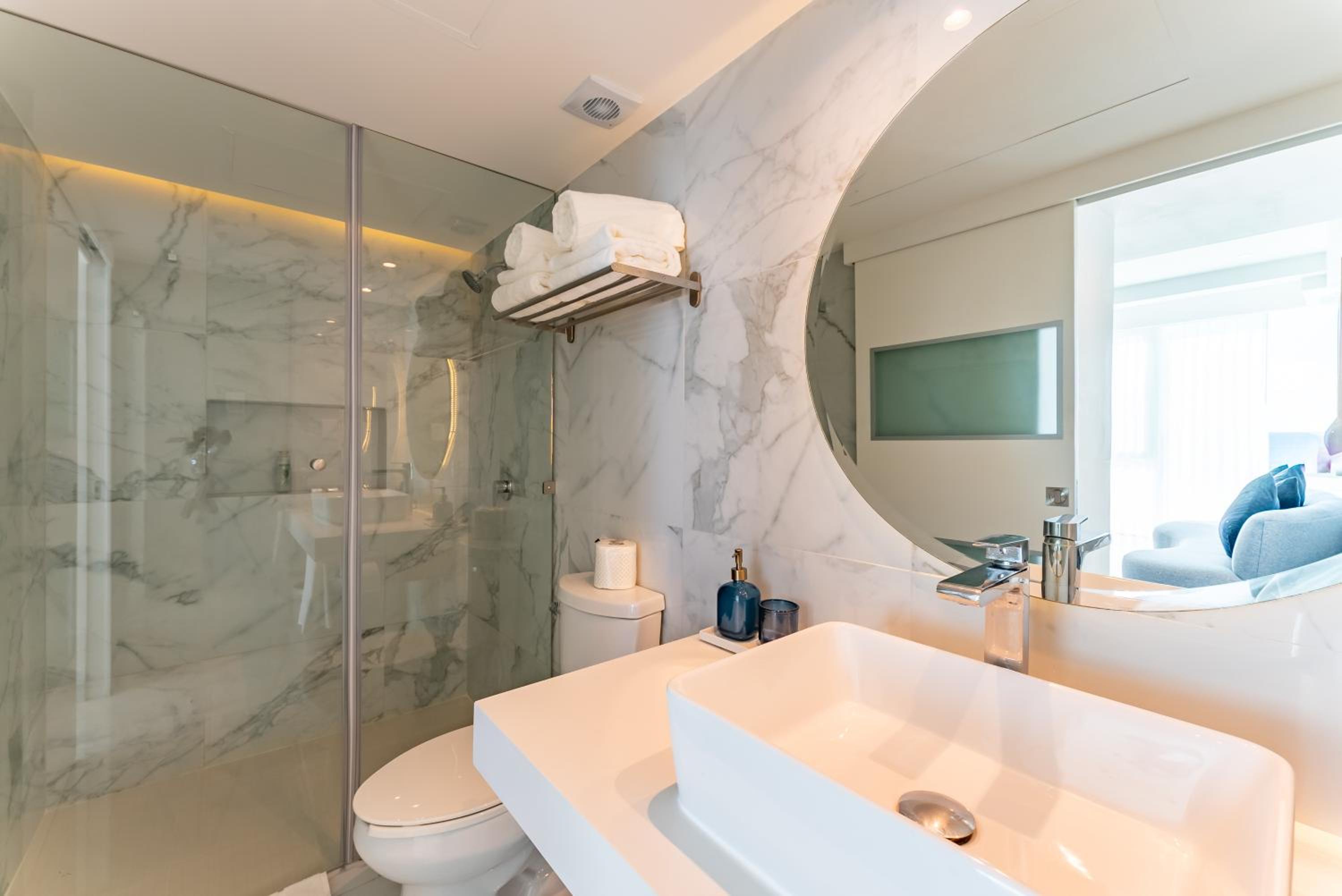 Beachfront Ocean View-boutique apartment •Gym •Spa