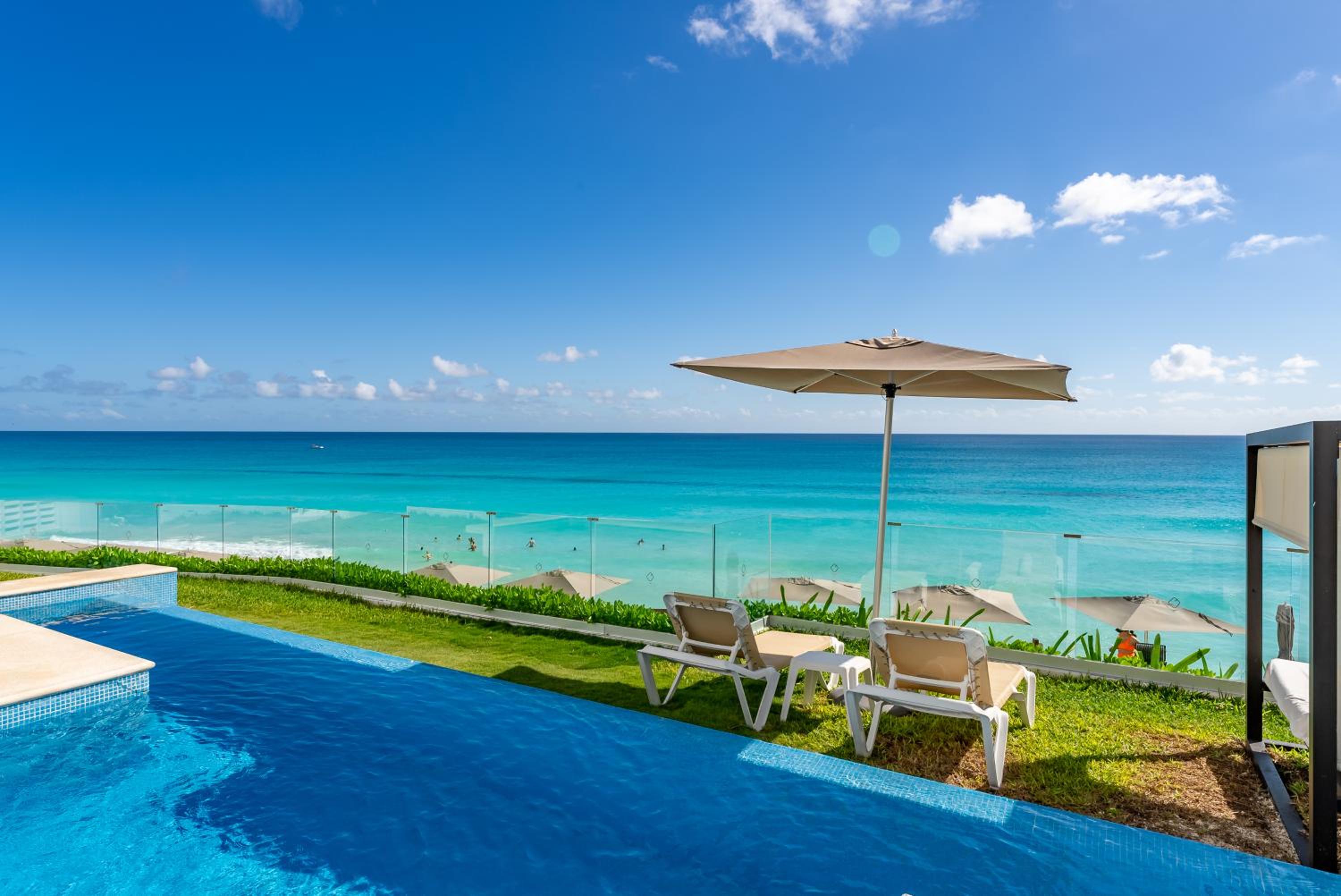 Beachfront Ocean View-boutique apartment •Gym •Spa