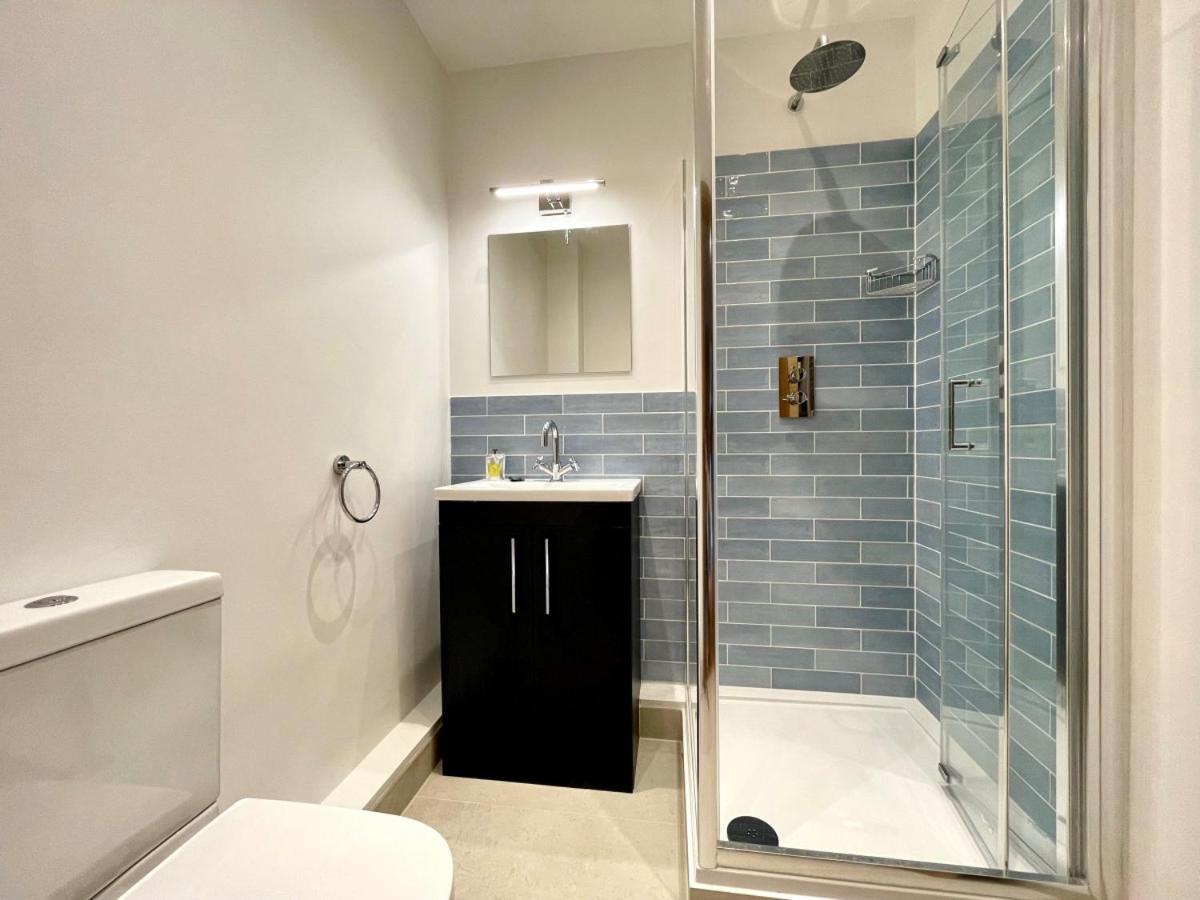 Osprey Lodge CW64 HOT TUB Lakeside Spa Property view 4