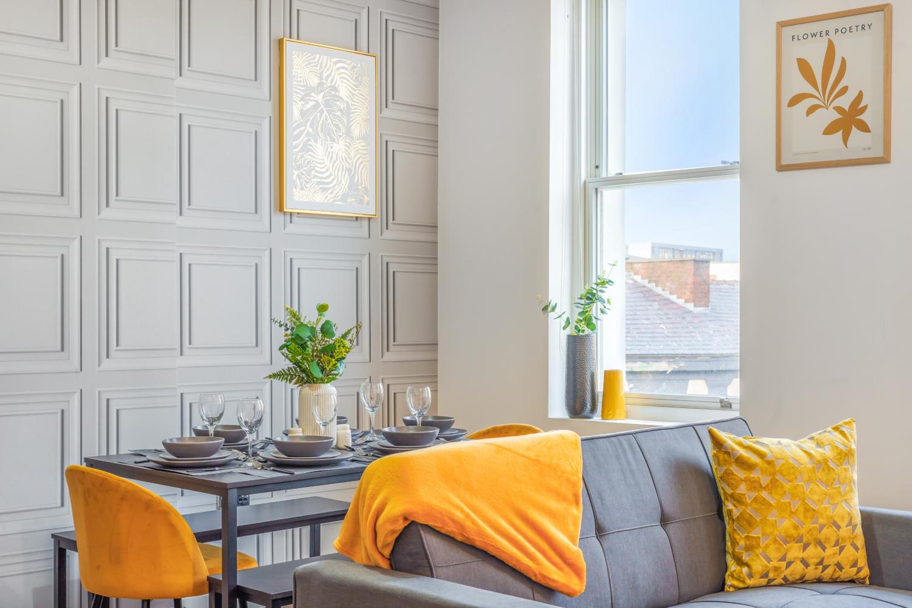Spacious apartment for groups in City Centre view 2