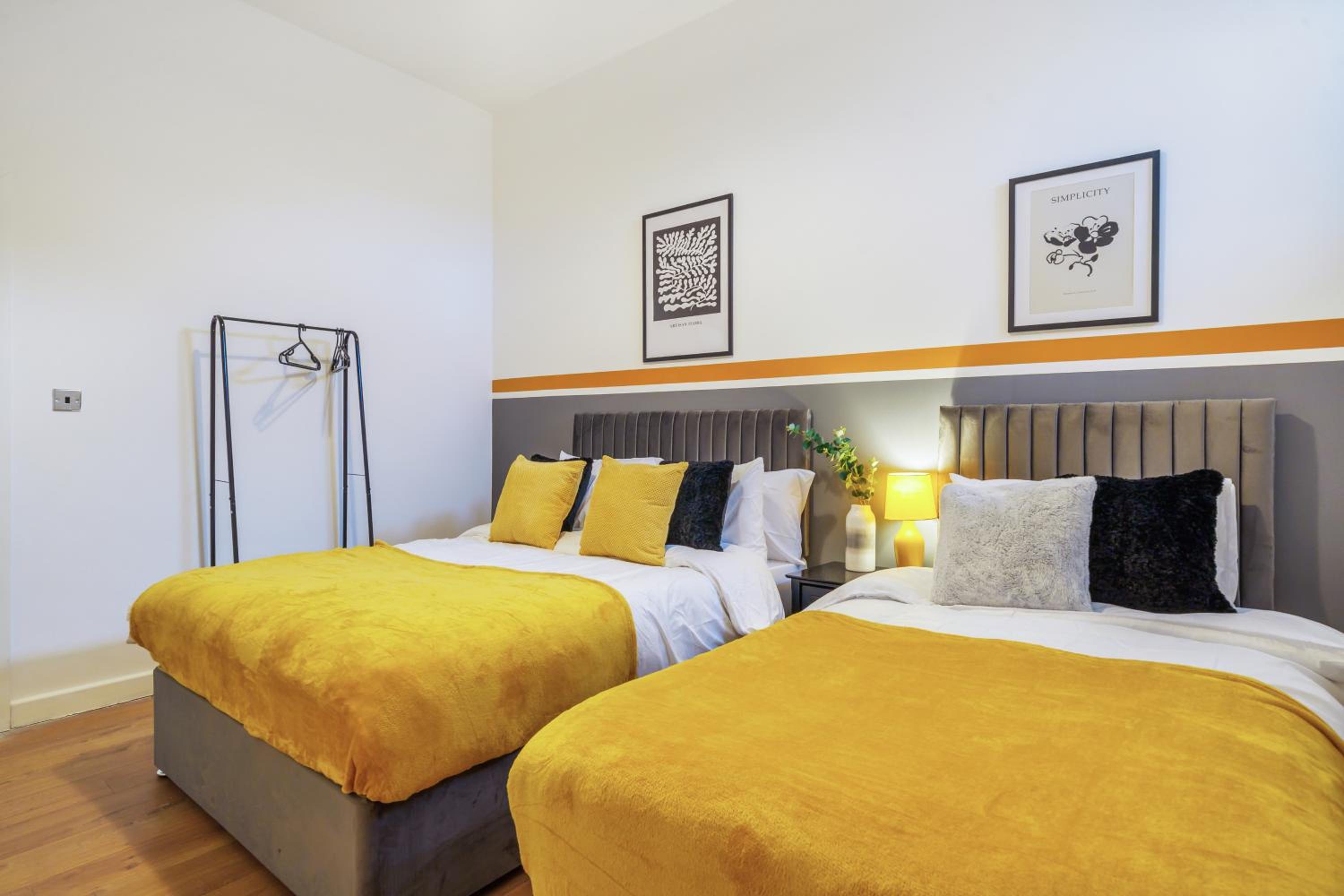 Spacious apartment for groups in City Centre view 3