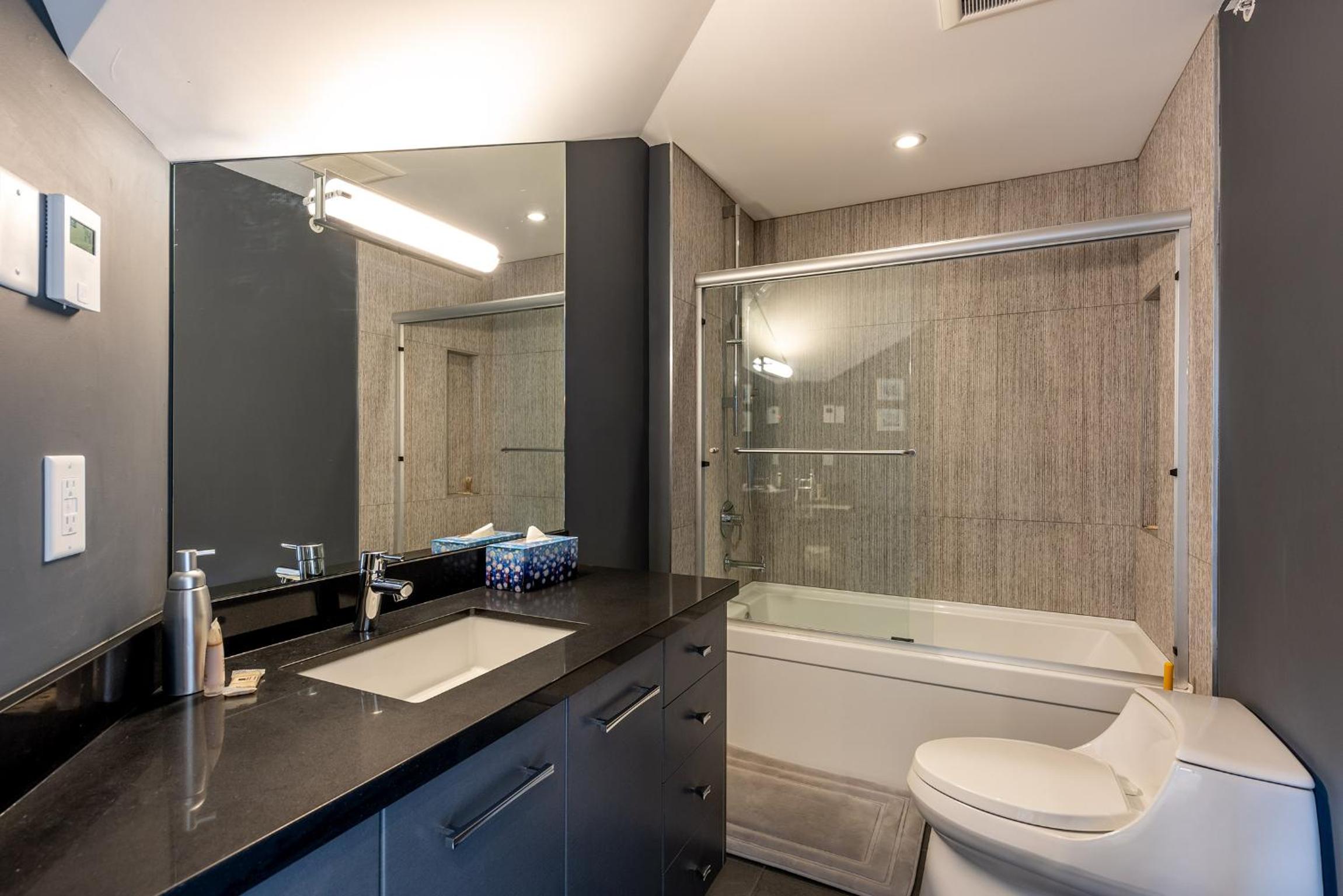 Renovated Lynx Property - Spacious 4 bedroom with private balcony and hot tub!