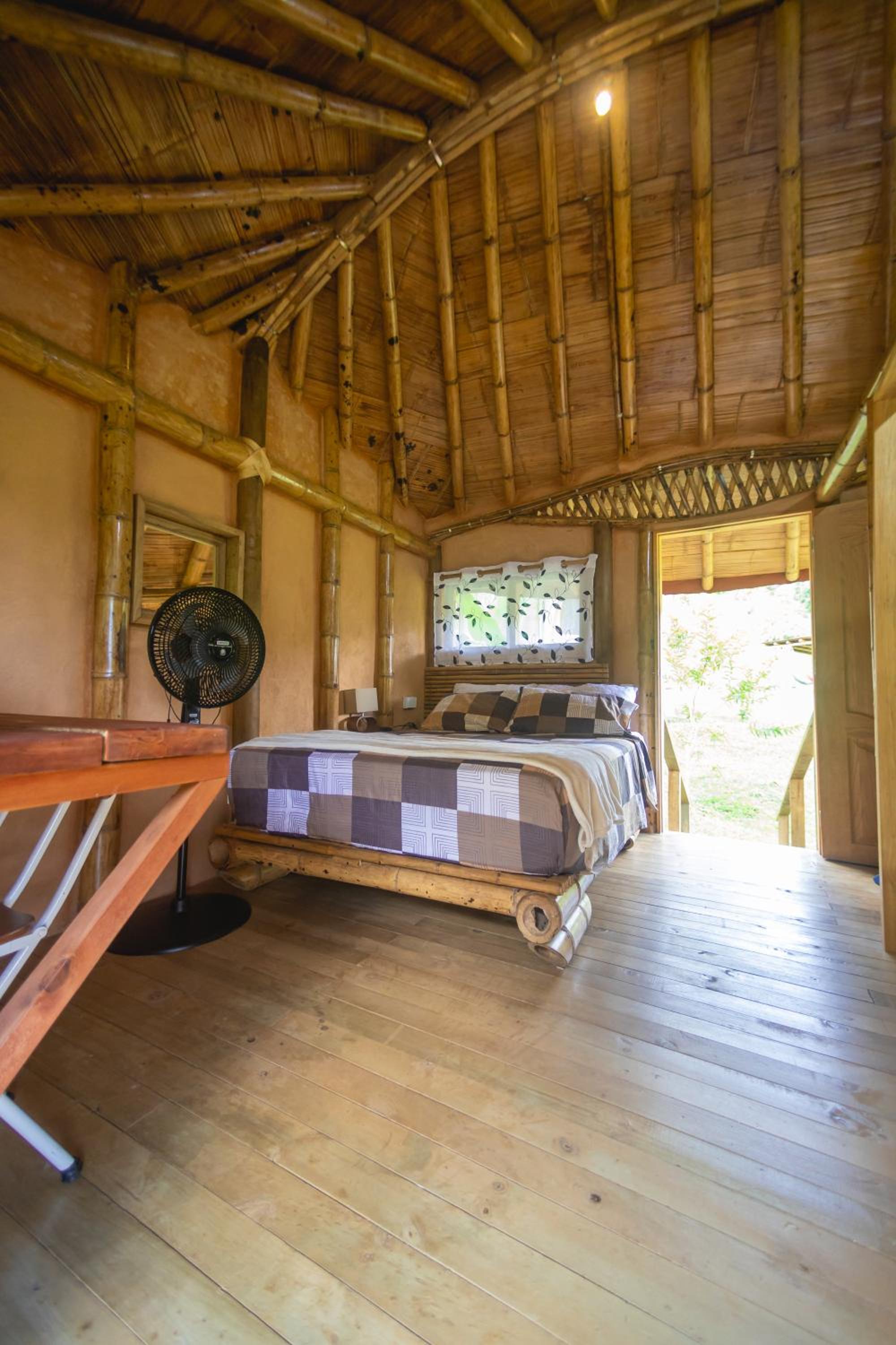 La Perla Negra Eco-Lodge & Hostel