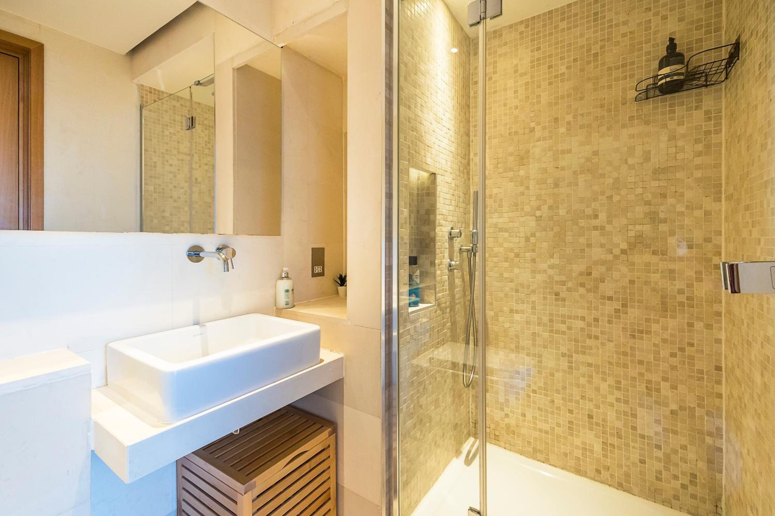 Duplex Flat with Terrace & AC near Oxford Street-GSP