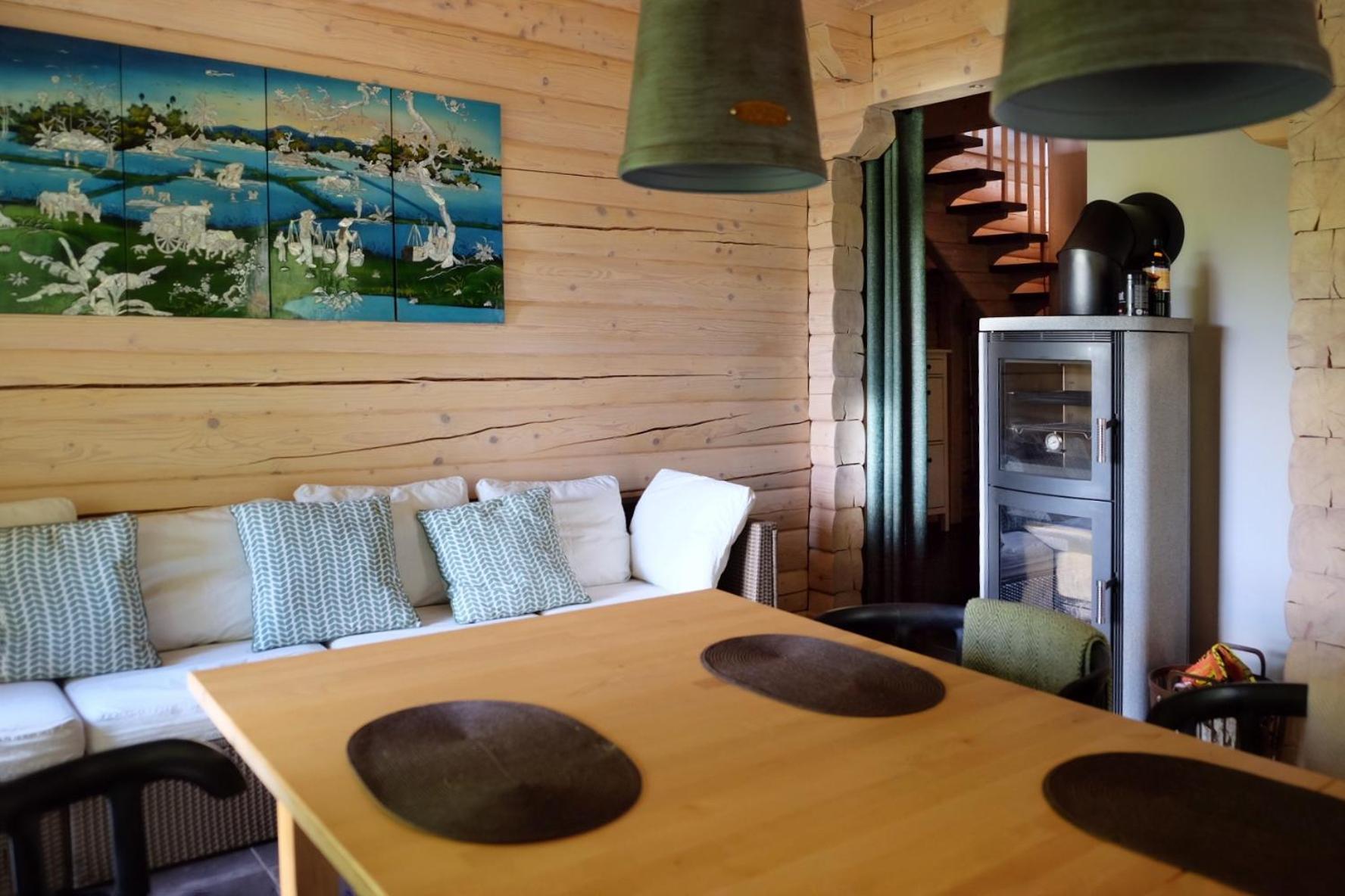 SVILPJI Lakeside Retreat House in a Forest with all commodities view 3