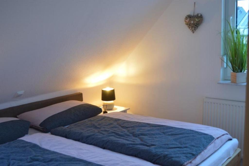 7 OG - Charmante Ferienwohnung mit traumhaften Seeblick und Balkon in Röbel an der Müritz