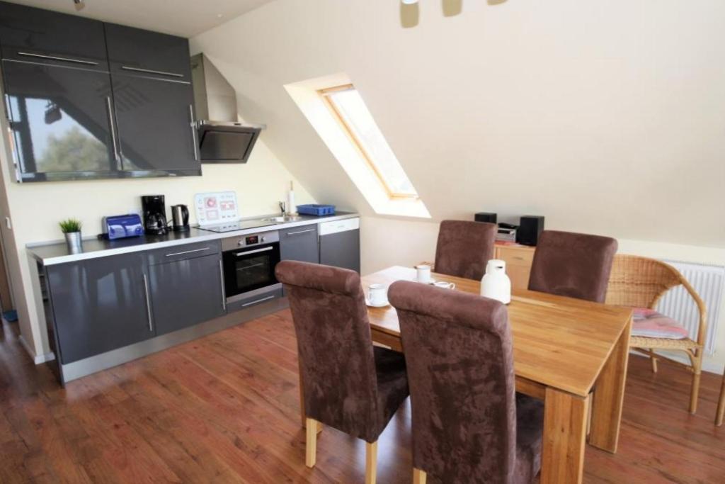 14 OG - Gemuetliche Ferienwohnung mit herrlichem Seeblick in Roebel view 4