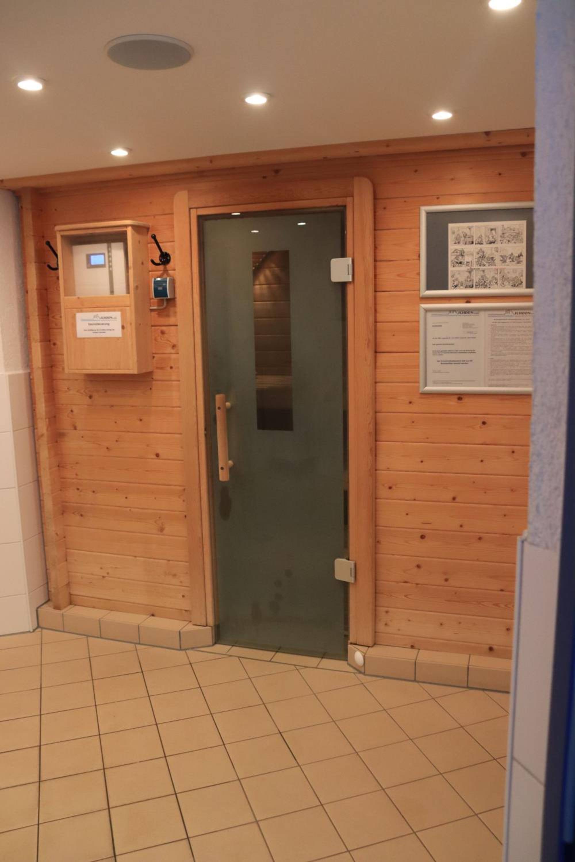 Ferienwohnung mit Seeblick und Schwimmbadnutzung in Cuxhaven