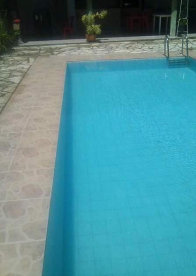 Casa com piscina , perto da praia