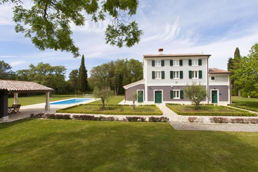 Villa Rustica view 2
