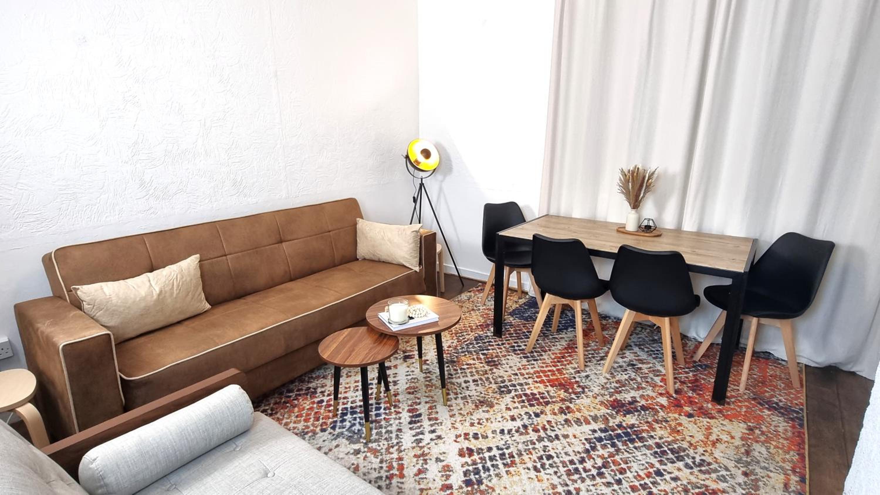 3 bed flat O2 arena Dyson house