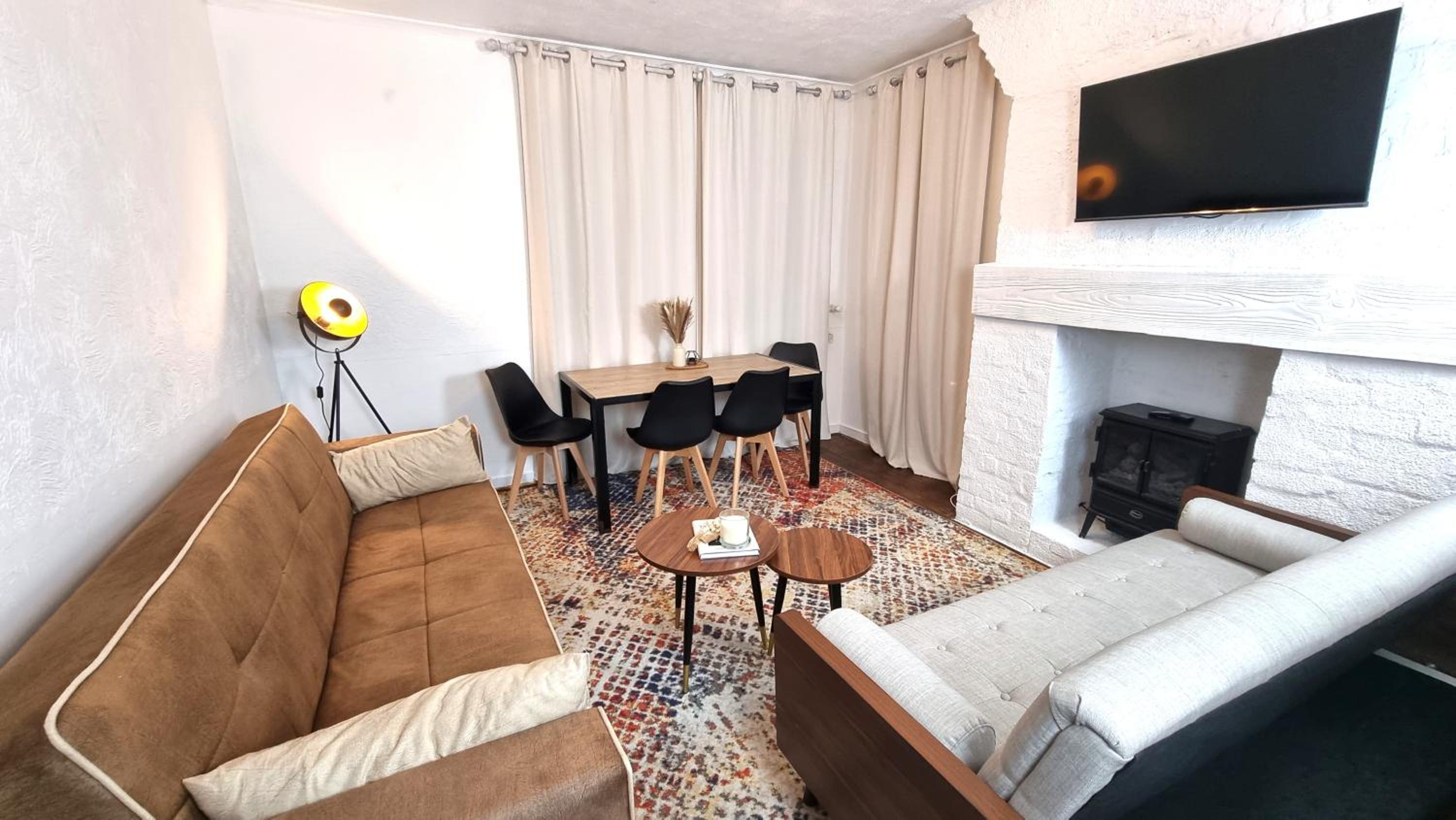 3 bed flat O2 arena Dyson house