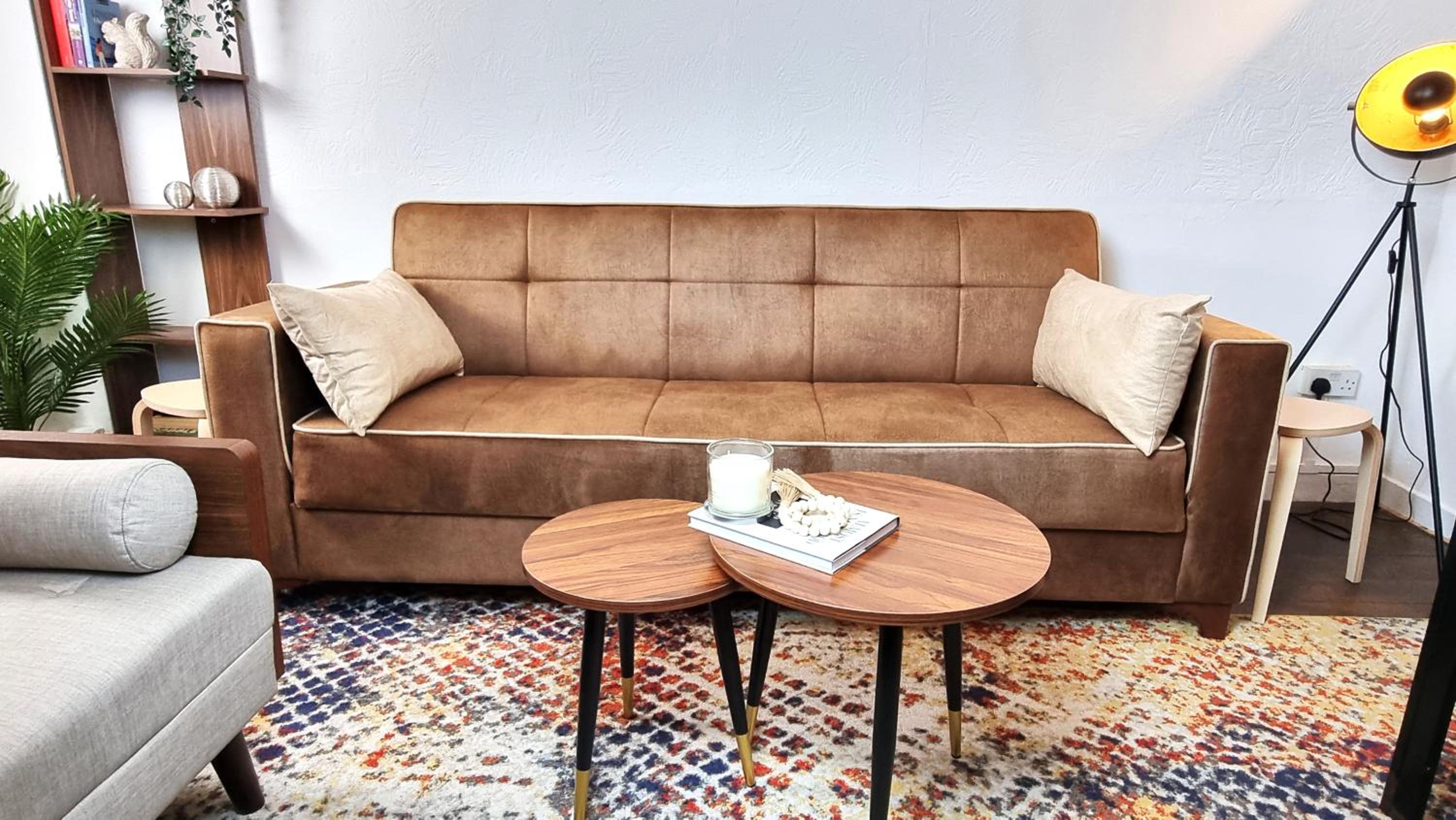 3 bed flat O2 arena Dyson house