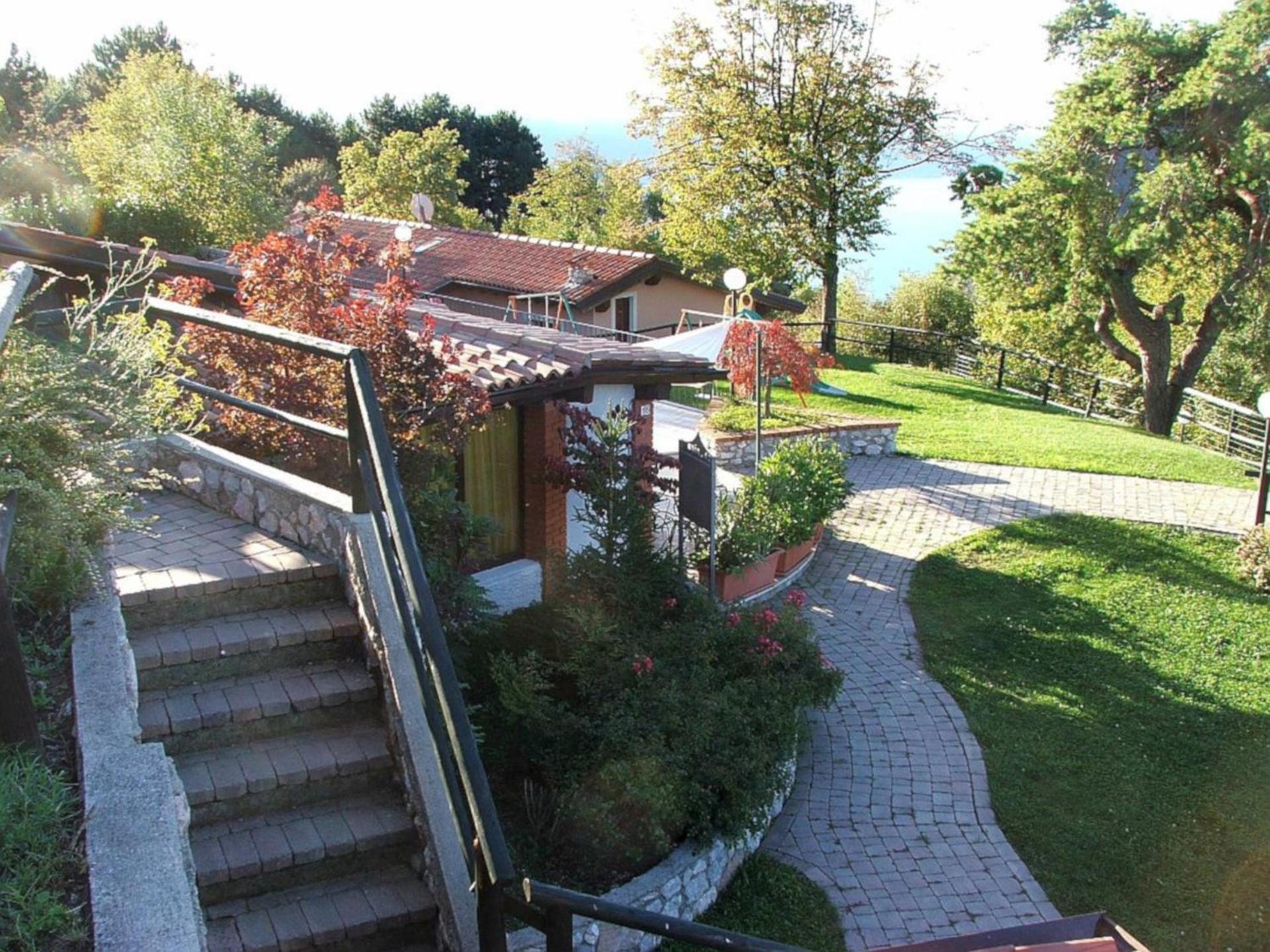 Photo 11