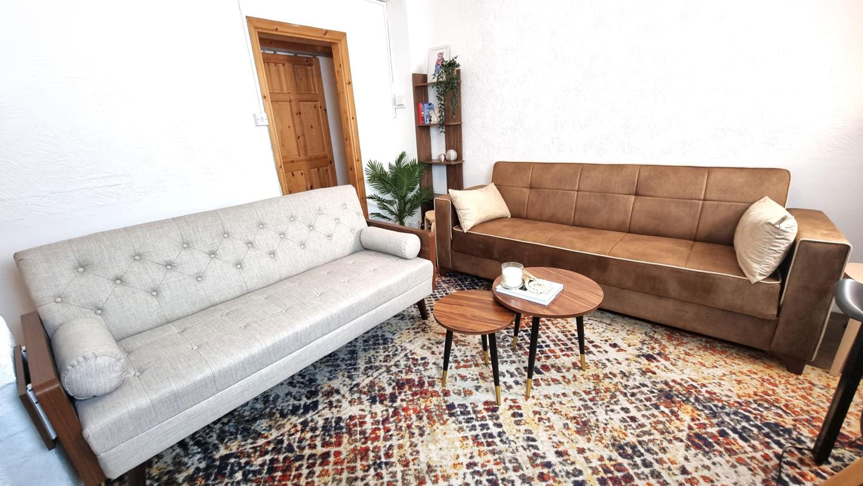 3 bed flat O2 arena Dyson house
