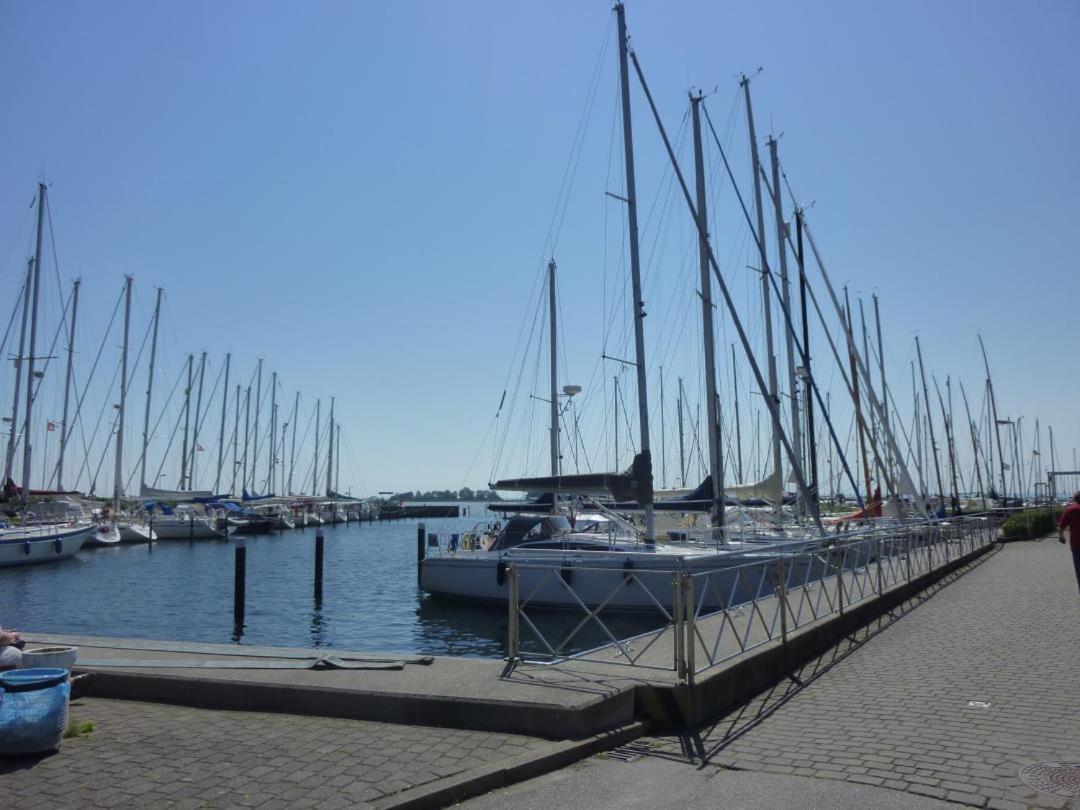 Große Terrasse und eingezäunter Garten – Lotsenhus