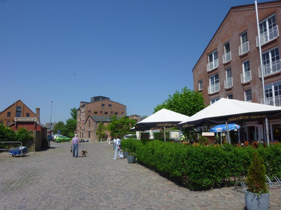 Große Terrasse und eingezäunter Garten – Lotsenhus