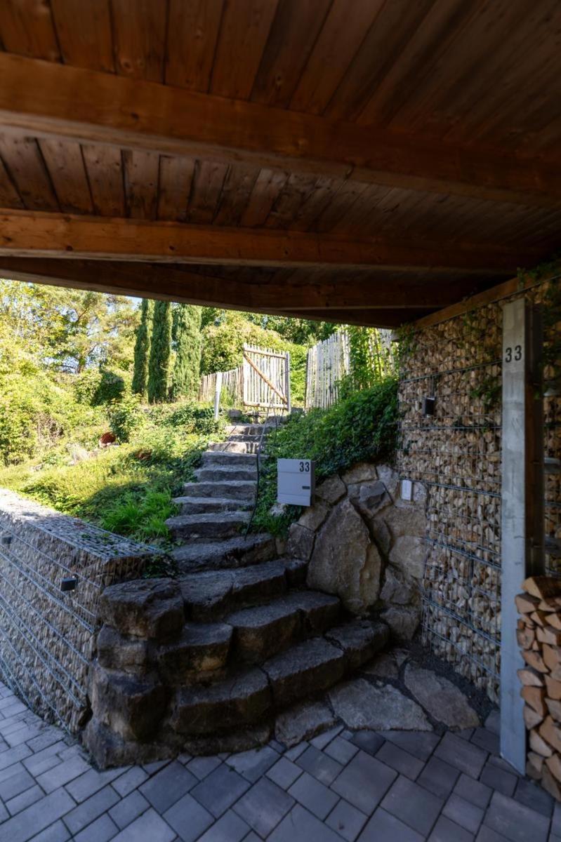 Ferienhaus hoch über dem Taubertal mit fantastischem Weitblick, Dachterrasse, 2000m2 großem Grundstück und Kamin