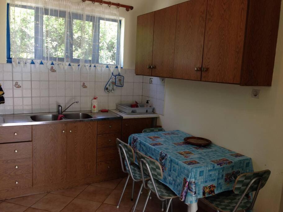 Dimitris family house