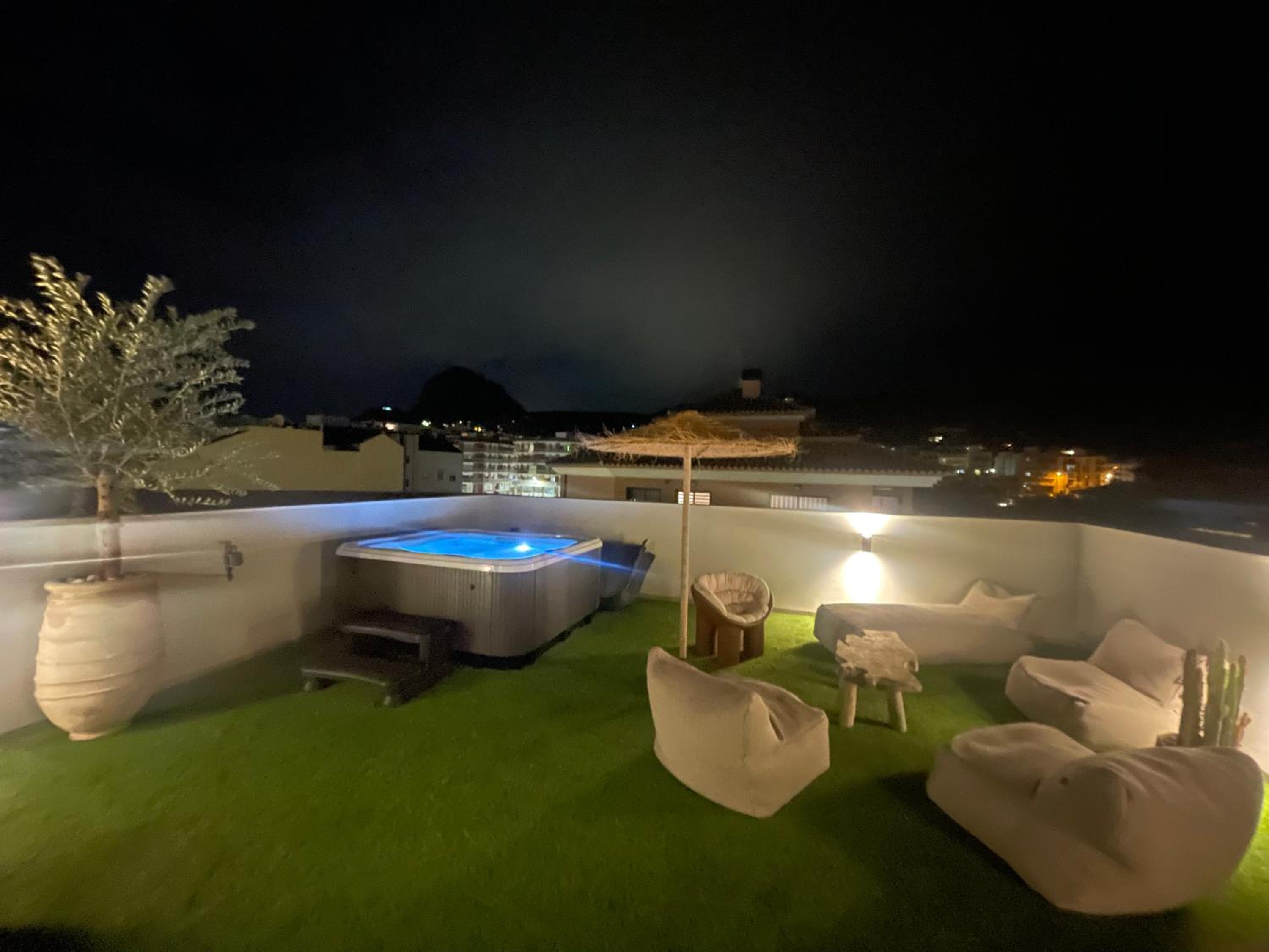 Casa Nimasa in Javea! Geweldig penthouse met dakterras en jacuzzi