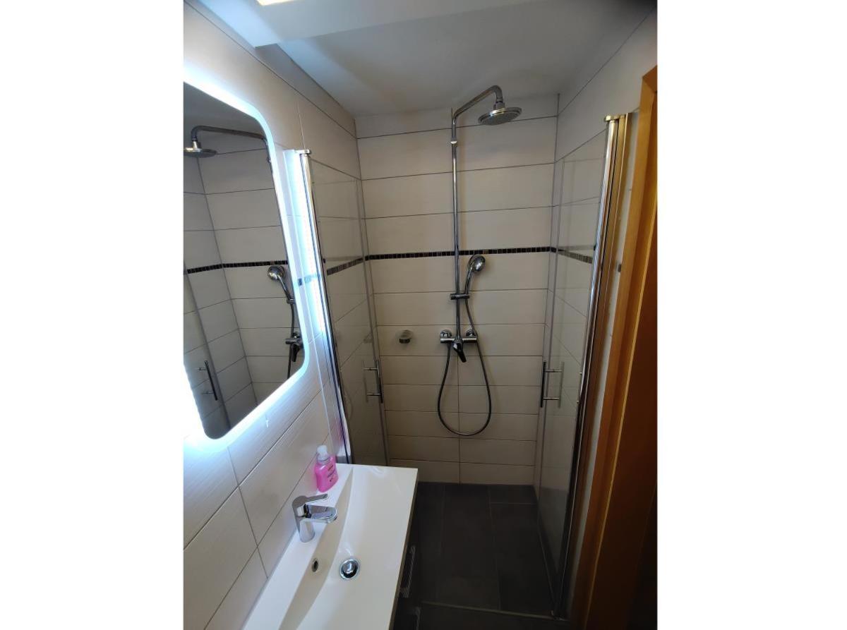 Photo 48