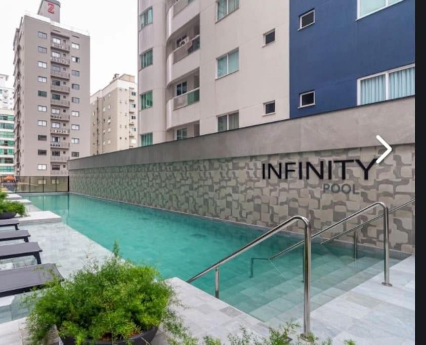 Flat padrão Hotel na Meia Praia