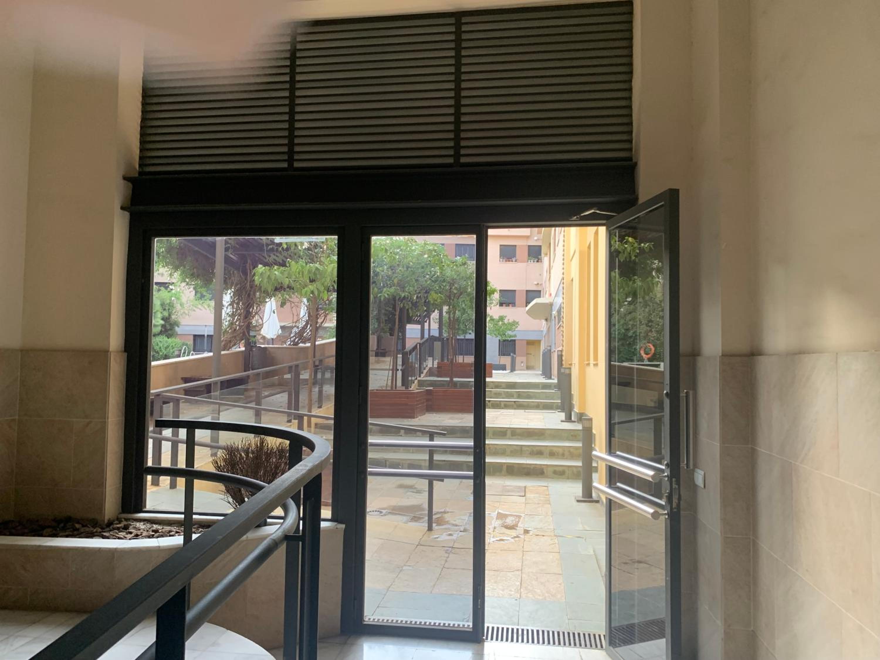Apartamento con piscina próximo al centro de 2 dormitorios view 5