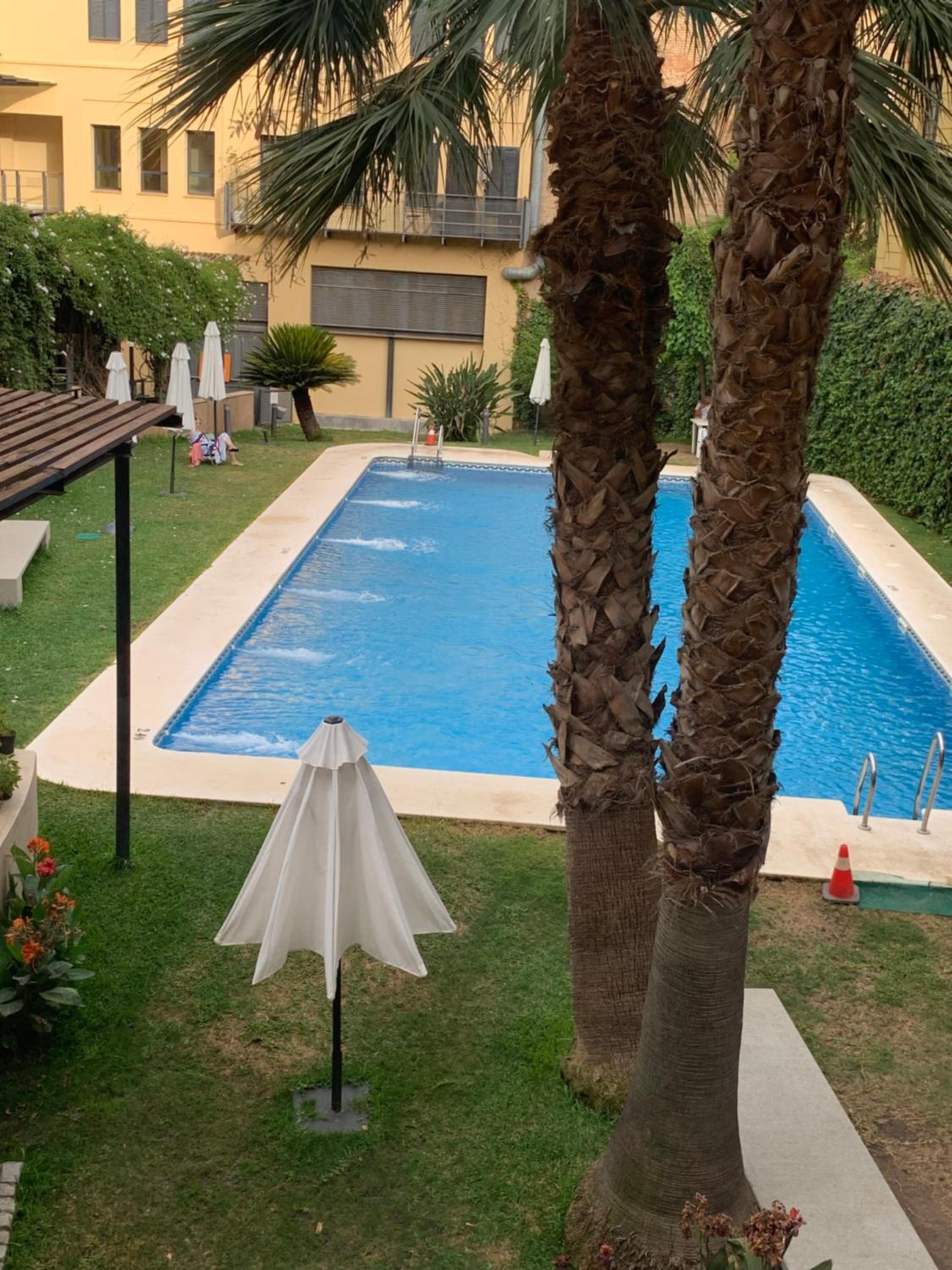 Apartamento con piscina próximo al centro de 2 dormitorios view 3