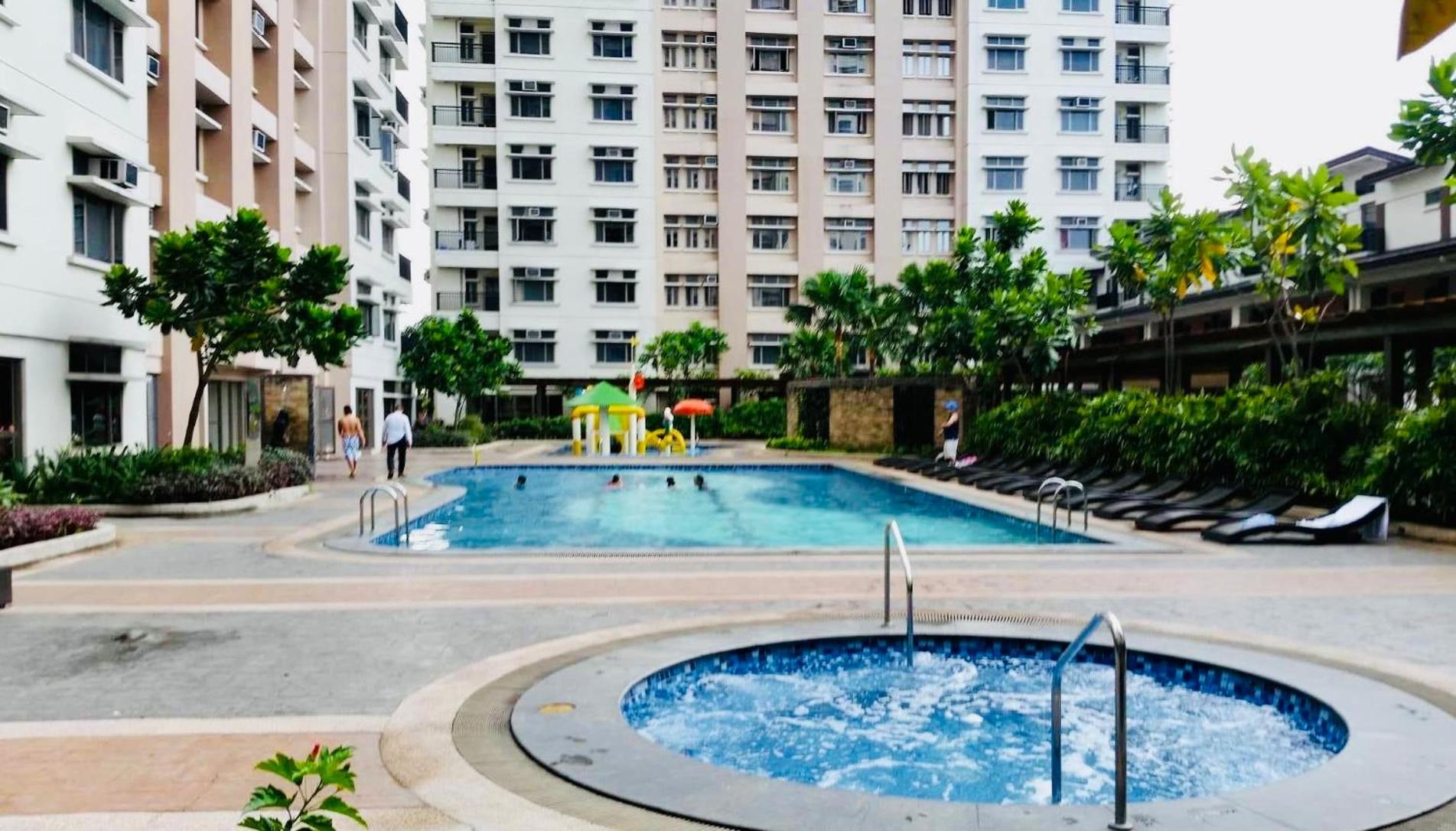 one bedroom suite with stunning city views on 38th floor in Eastwood Metro Manila