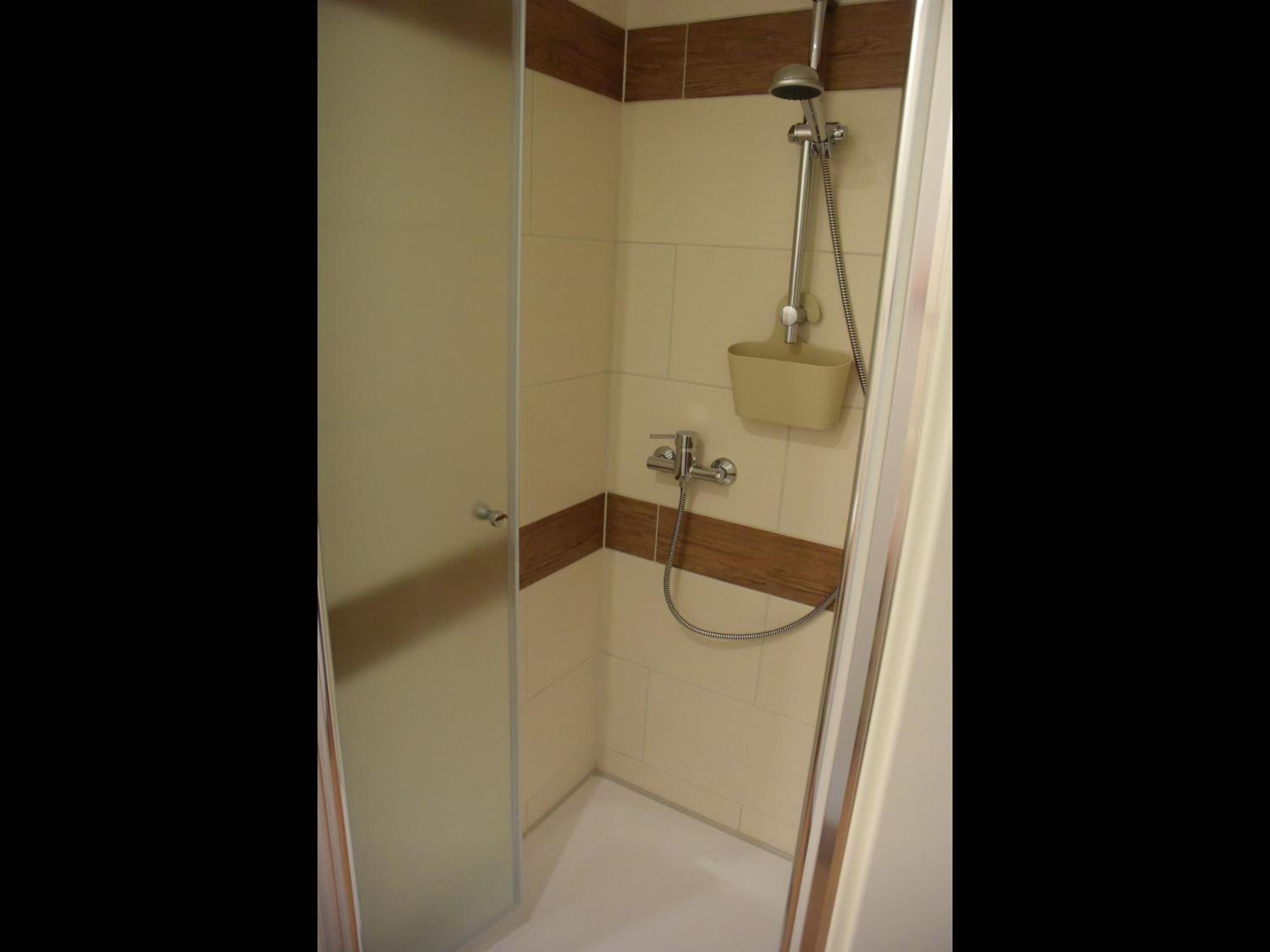 NEU! Moderne FeWo Nähe Plauer See view 2