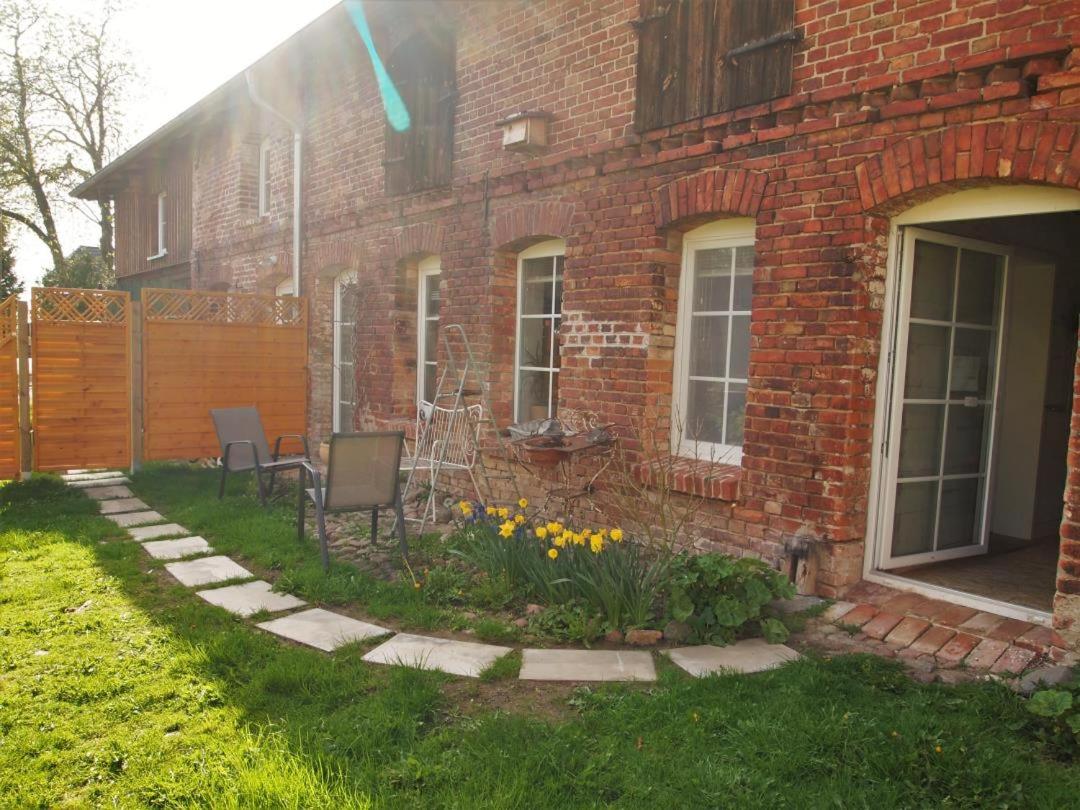 NEU Fewo im Bauernhaus mit idyllischem Innenhof und Naturgarten