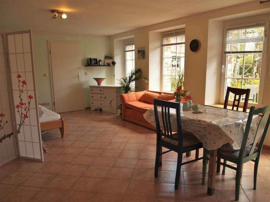 NEU Fewo im Bauernhaus mit idyllischem Innenhof und Naturgarten