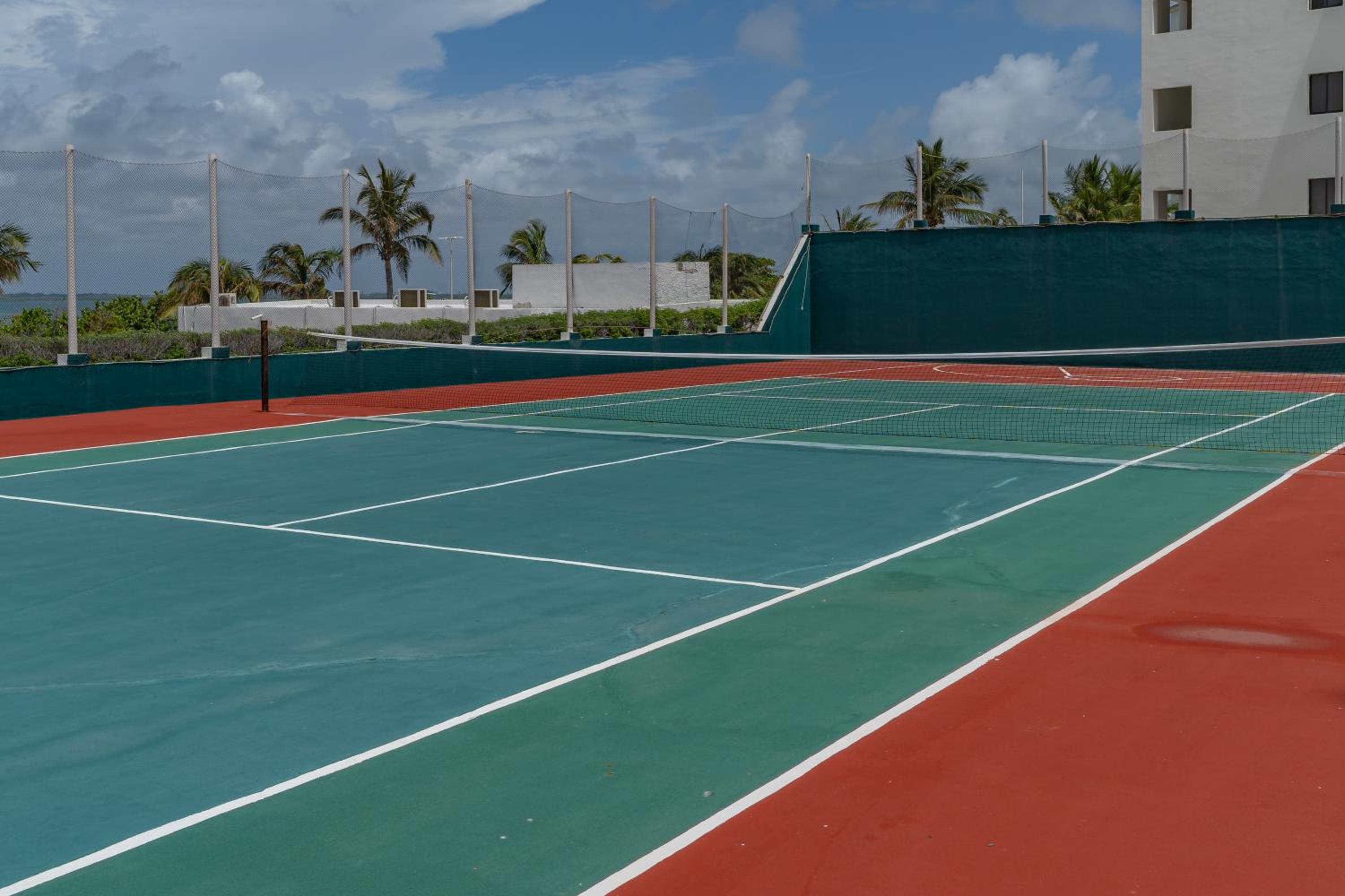 Beachfront Ocean View-boutique apartment •Gym •Spa