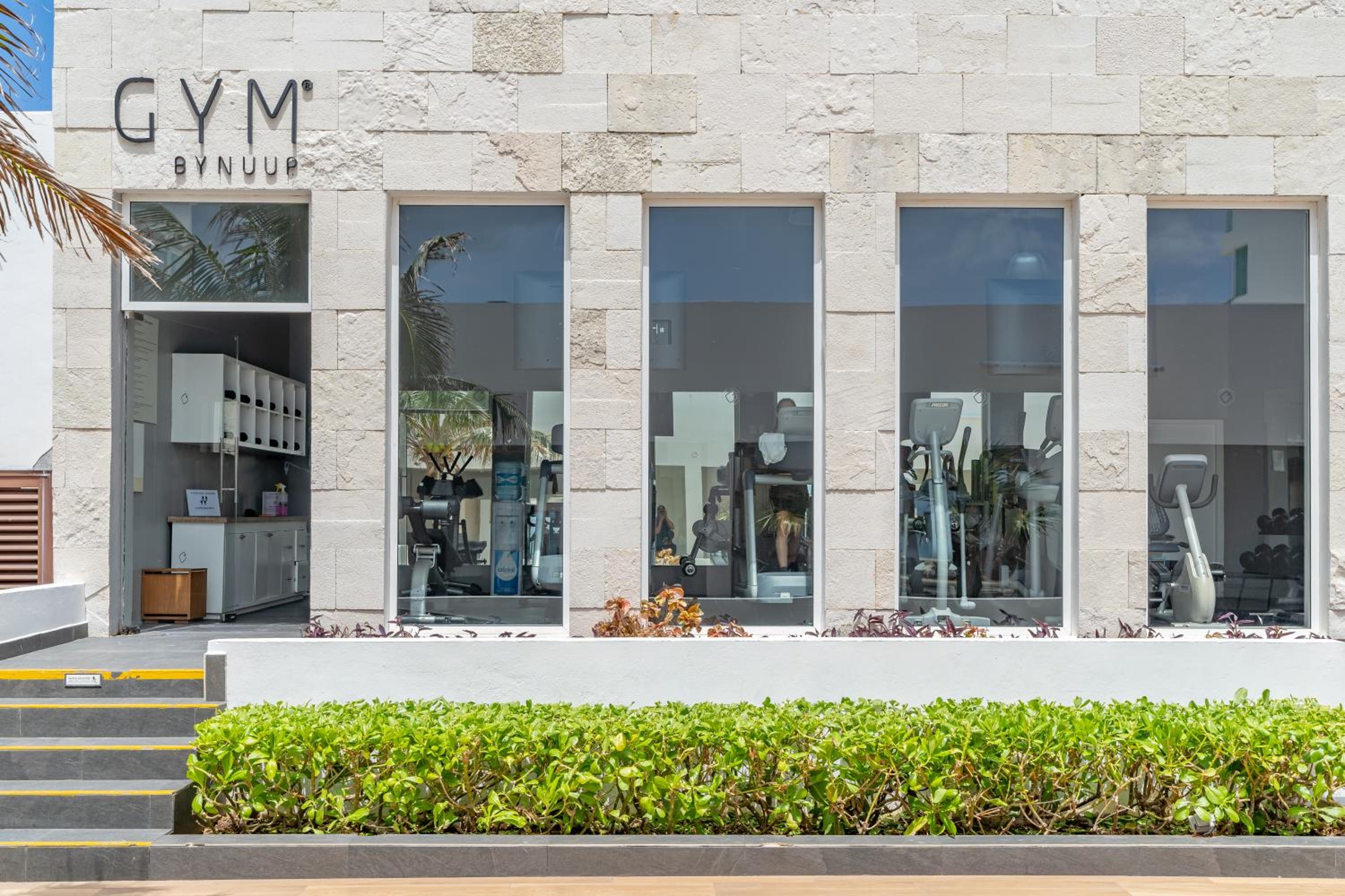 Beachfront Ocean View-boutique apartment •Gym •Spa