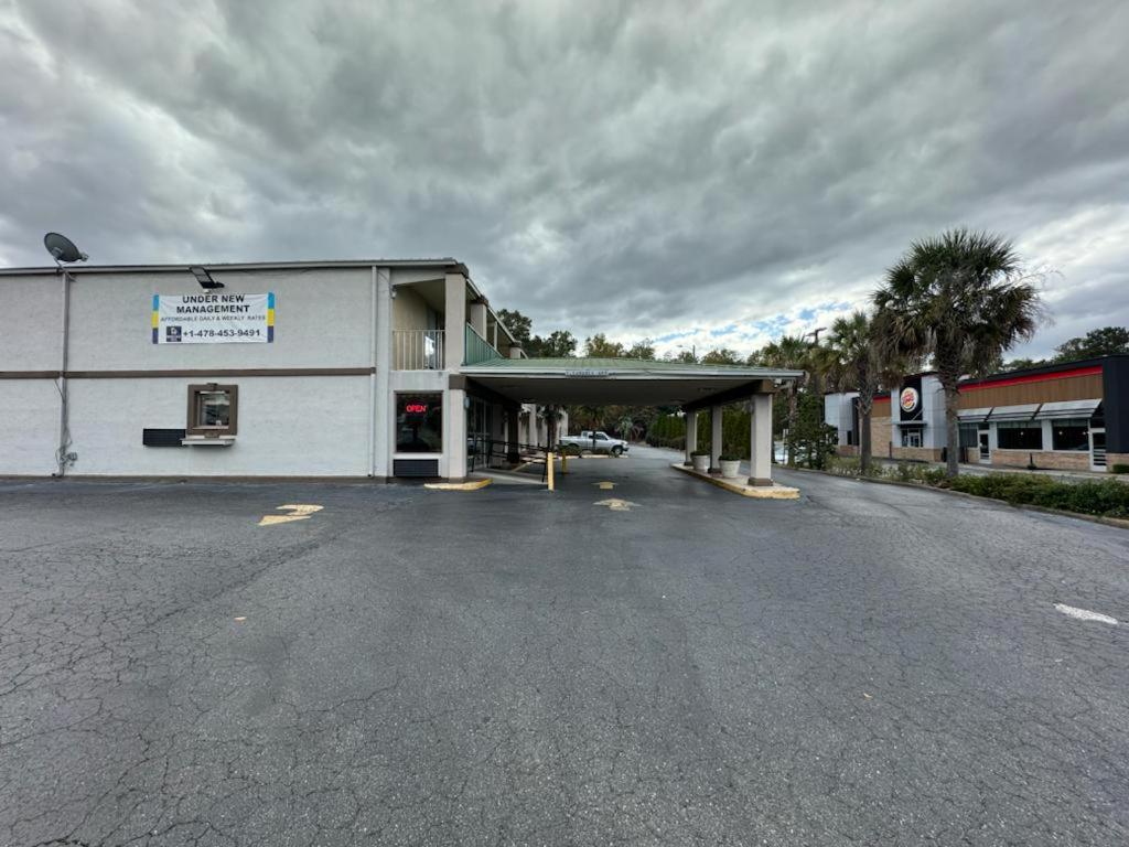 Milledgeville Vacations - Heritage Inn - Property Image 14