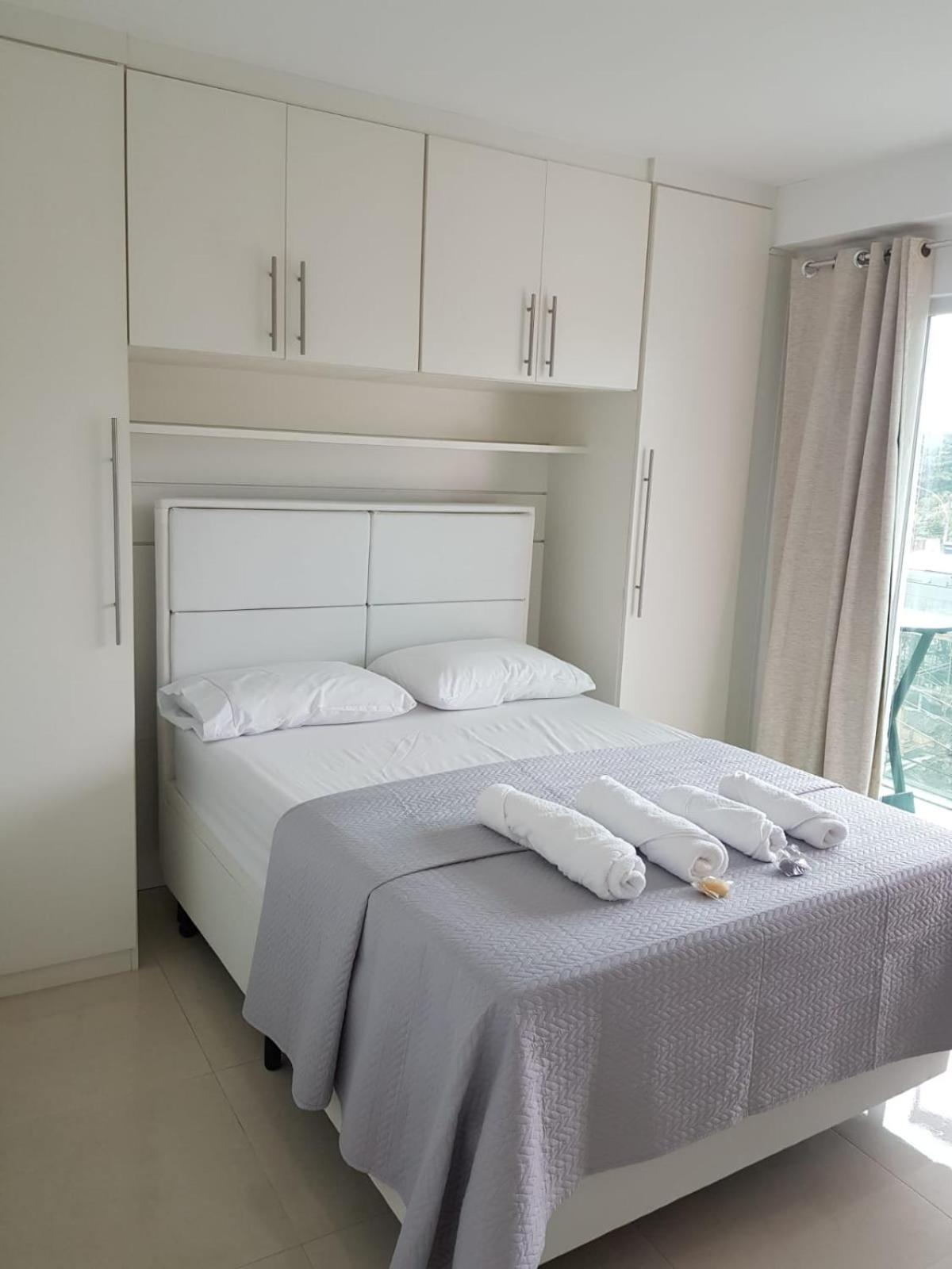 Apartamento super novo, ótima localização na praia do Recreio!