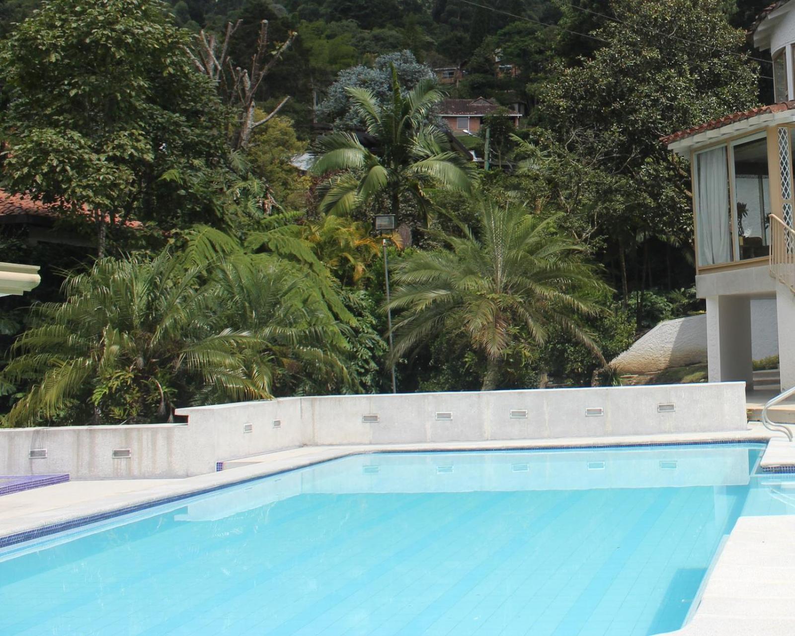 Casa de lujo con piscina y BBQ