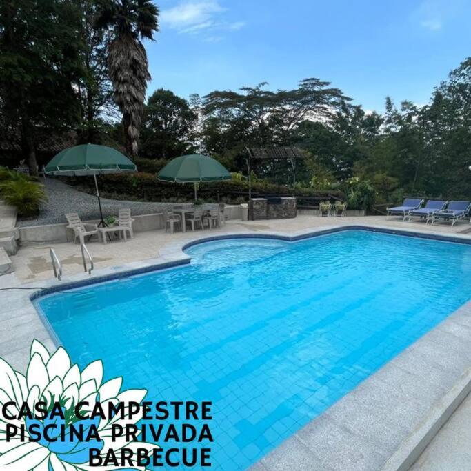 Casa de lujo con piscina y BBQ