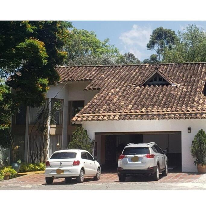 Casa de lujo con piscina y BBQ