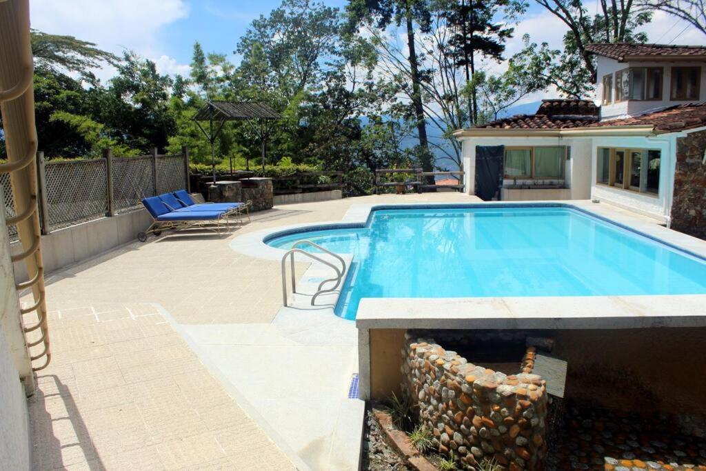Casa de lujo con piscina y BBQ