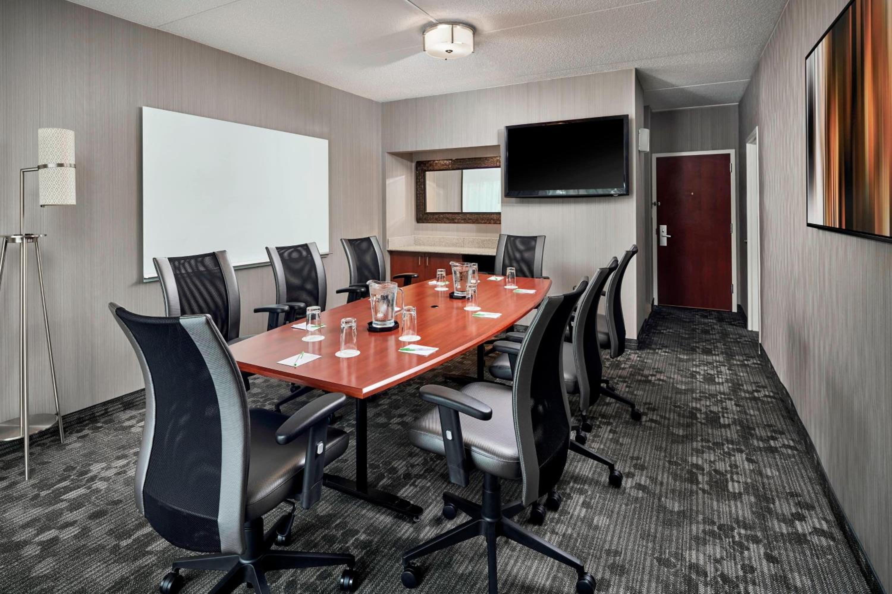Courtyard By Marriott Baltimore BWI Airport - Property Image 6