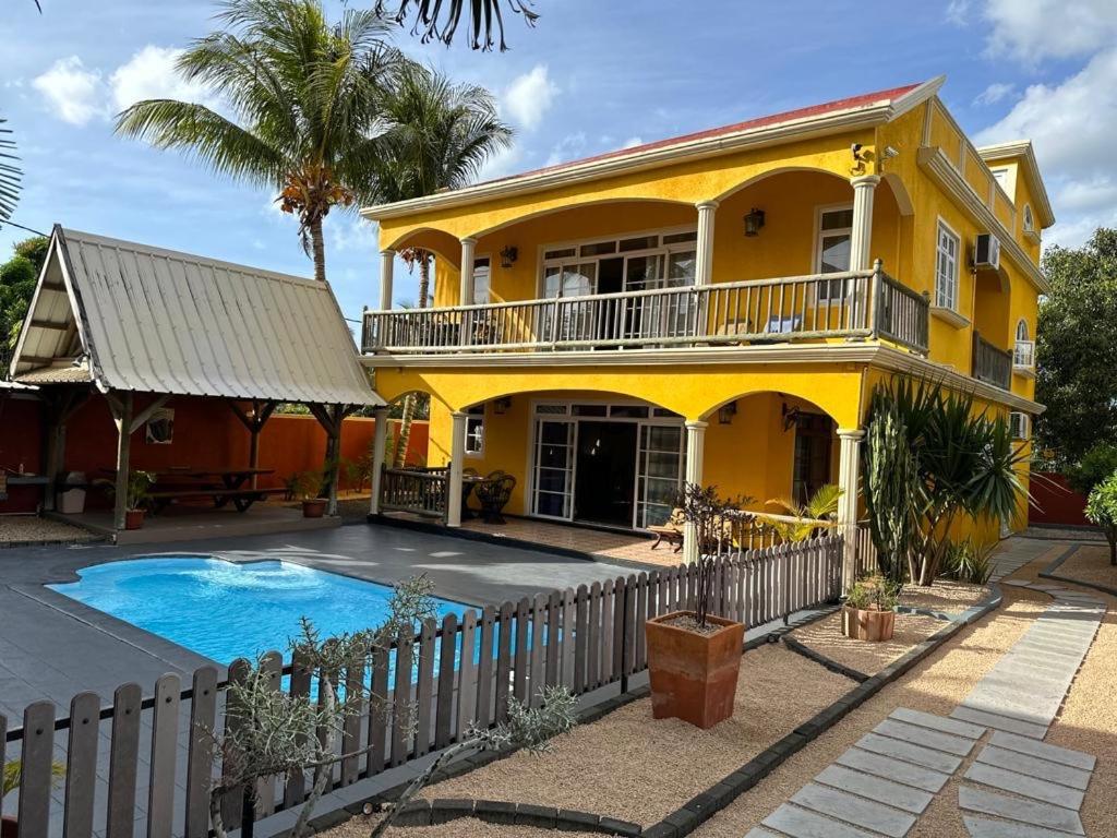 Lukshvilla private villa Le morne wind n kite surfers accomodation & car rental mauritius view 4