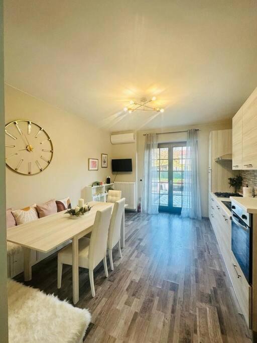 Cozy apartment with mountain view view 4
