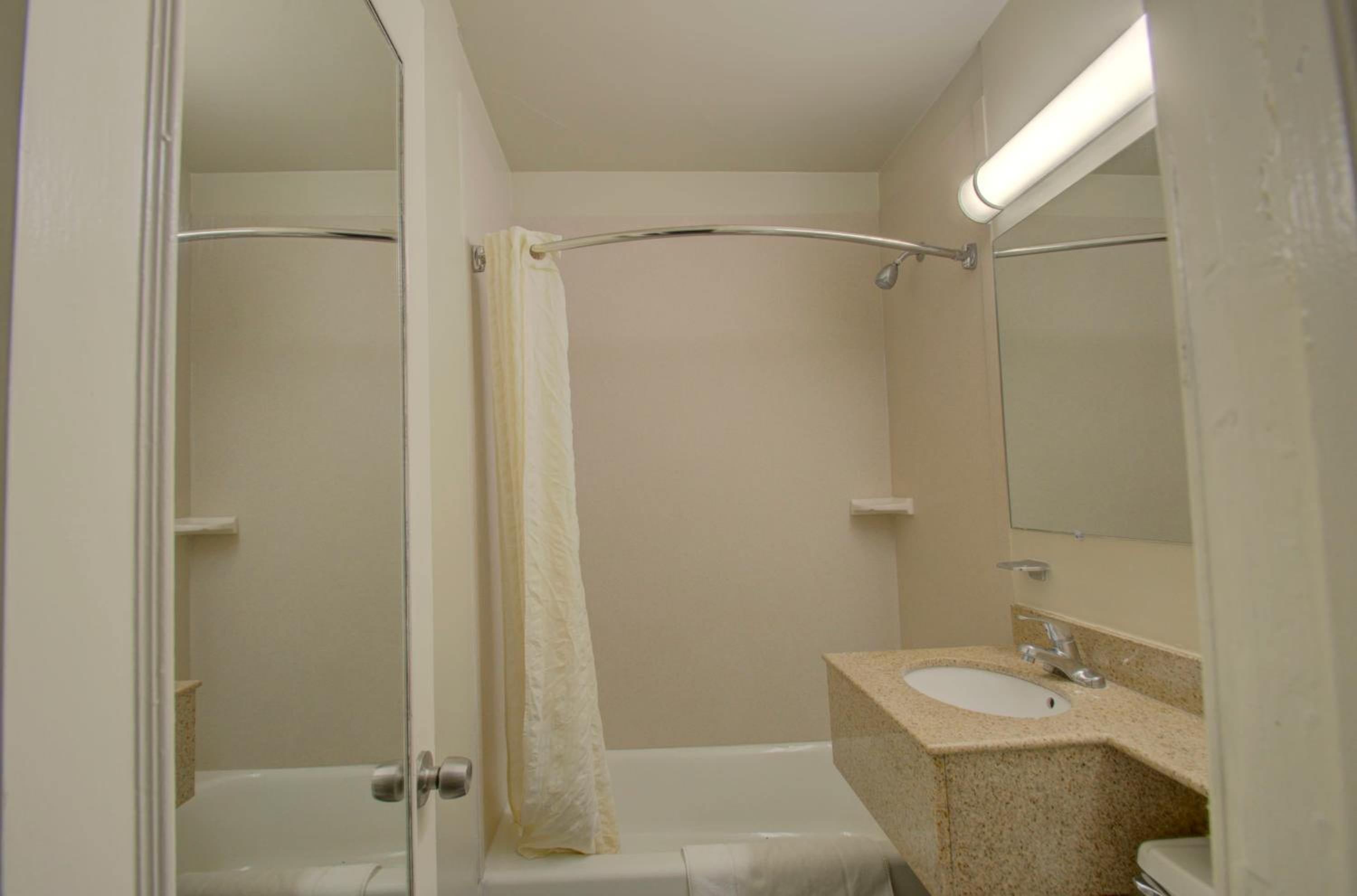 Budget Inn Falls Church - Property Image 8