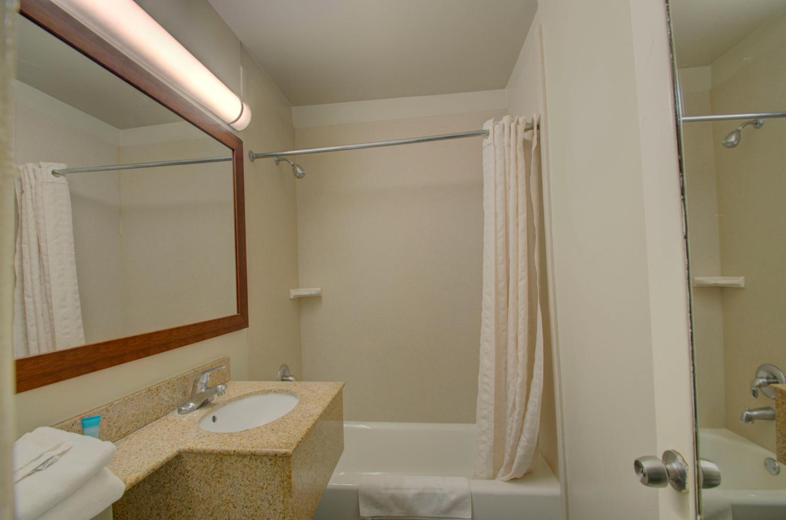 Budget Inn Falls Church - Property Image 2